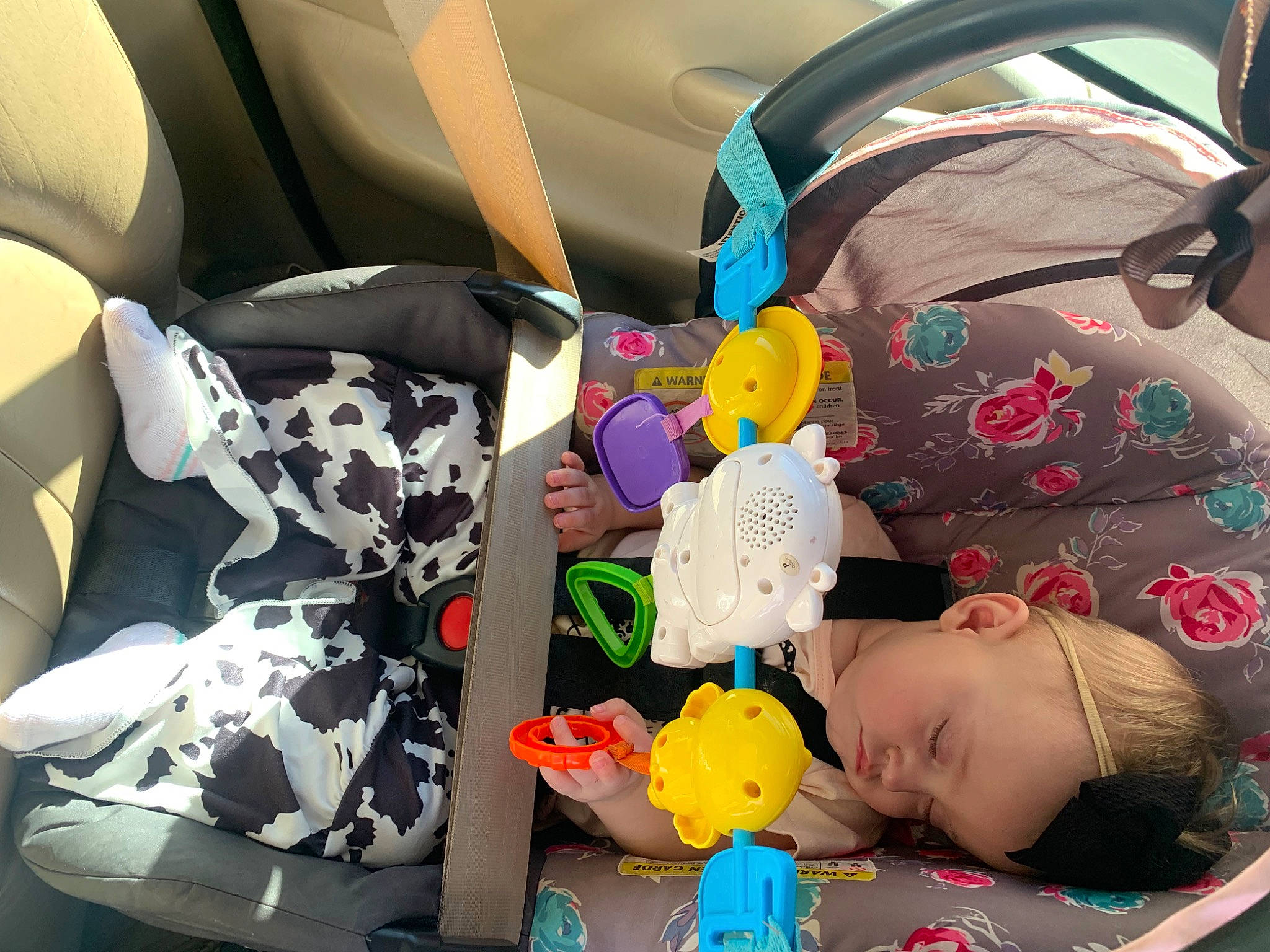 Raylee is registered to the contest to win money with this photo: auto_part, automotive_design, baby, baby_products, baby_toddler_clothing, car_seat, car_seat_cover, child, comfort, head_restraint, motor_vehicle, person, product, room, stuffed_toy, toddler, toy, vehicle, vehicle_door, window