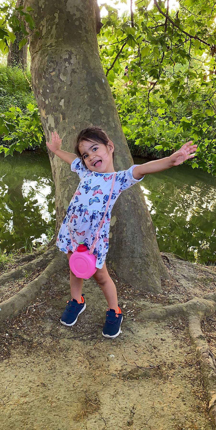 Heiani a rejoint le concours — aidez-le/la à gagner de superbes lots ! child, fun, happy, joy, leisure, person, photography, plant, play, smile, spring, summer, tree, vacation