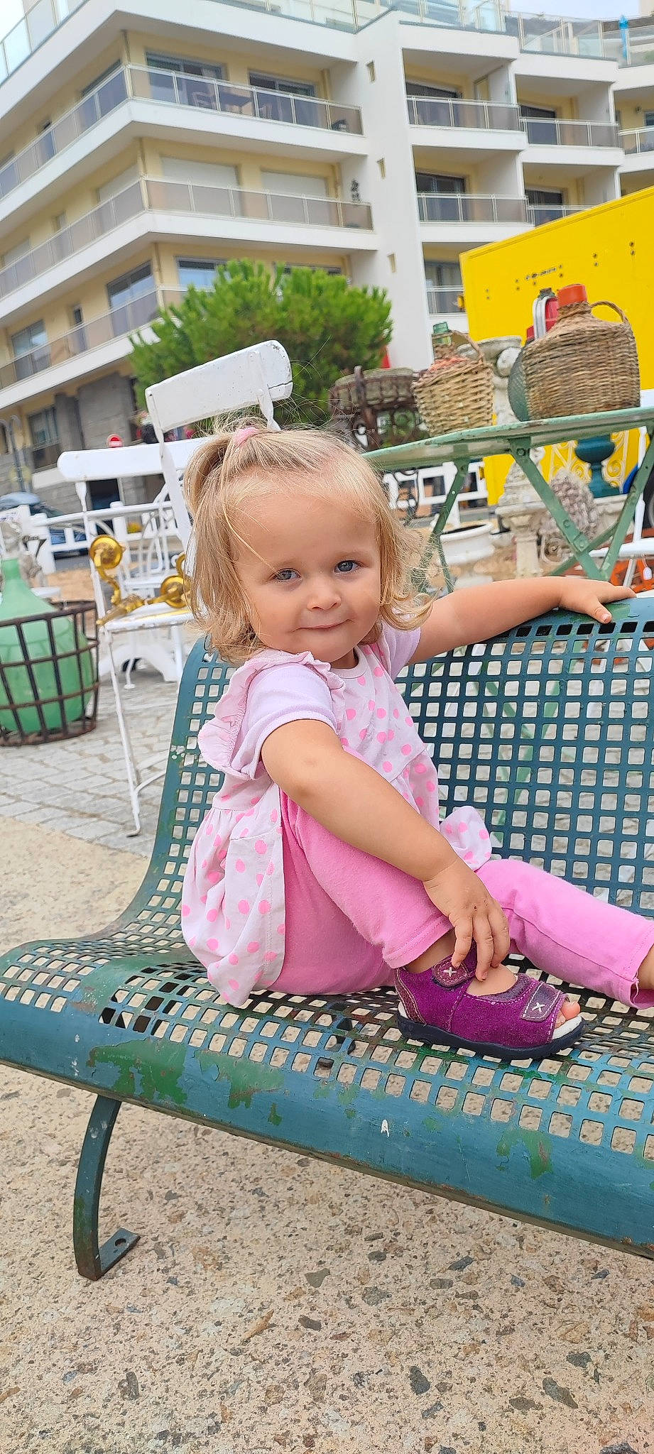 Ruby a rejoint le concours — aidez-le/la à gagner de superbes lots ! baby_toddler_clothing, child, city, fashion_accessory, fun, grass, happy, joy, leisure, magenta, outdoor_furniture, pattern, person, pink, play, recreation, sitting, smile, summer, toddler