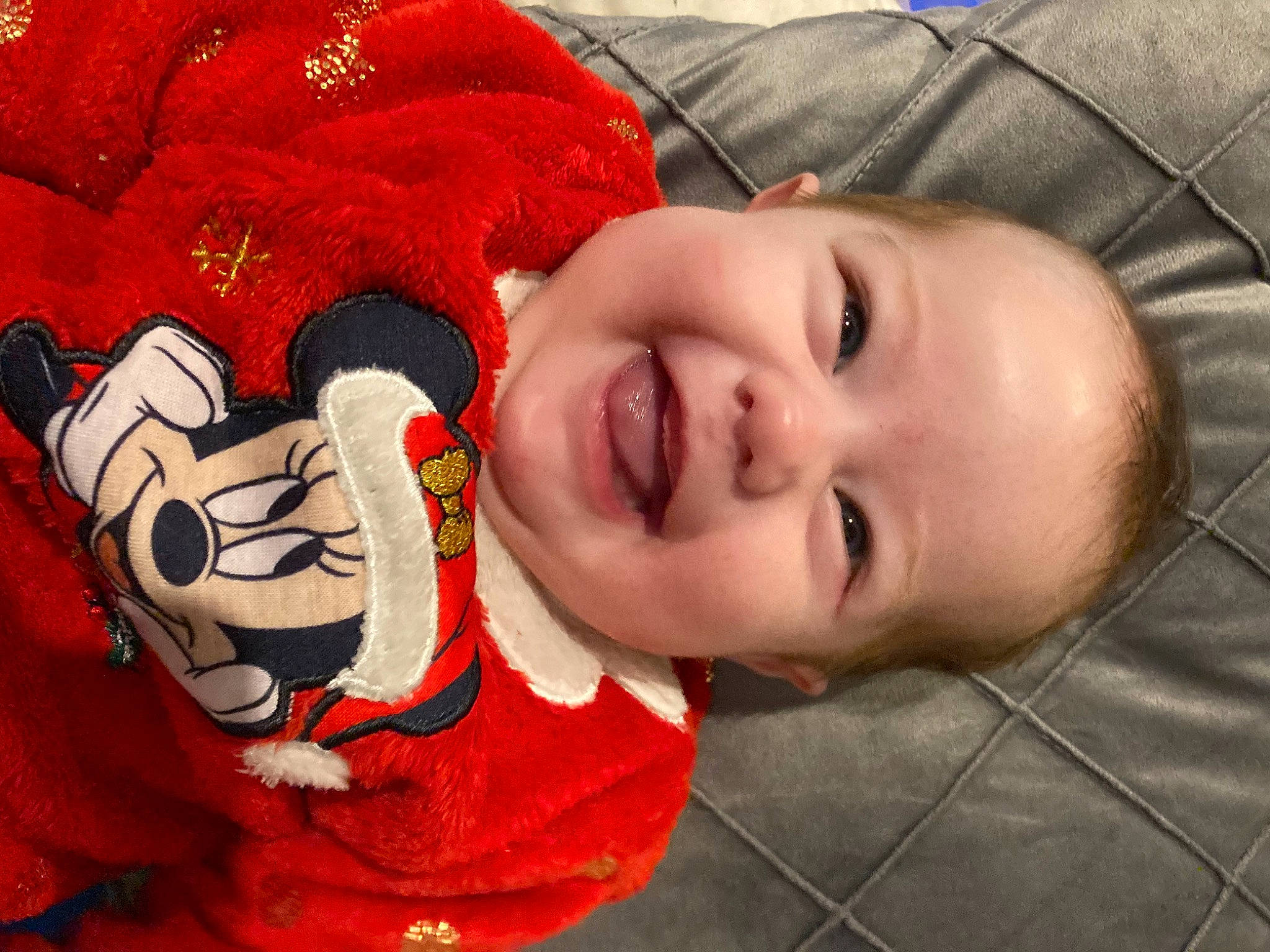 Margot a rejoint le concours — aidez-le/la à gagner de superbes lots ! baby, baby_laughing, cheek, child, facial_expression, fun, happy, human_body, iris, lip, mammal, mouth, nose, outerwear, person, plant, skin, smile, toddler, tree