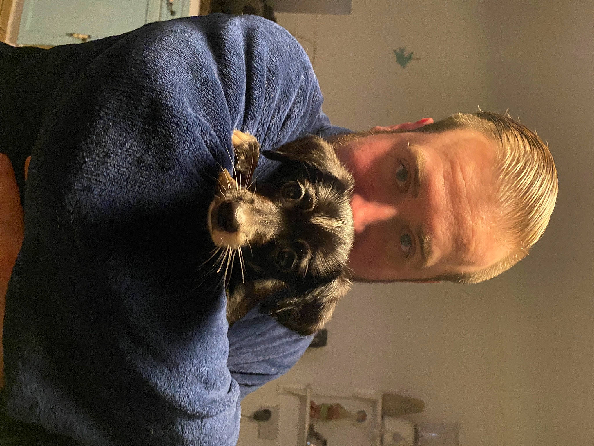 Luci is registered to the contest to win money with this photo: beard, ear, elbow, electric_blue, eyewear, facial_hair, fun, fur, jaw, neck, t_shirt, wrist