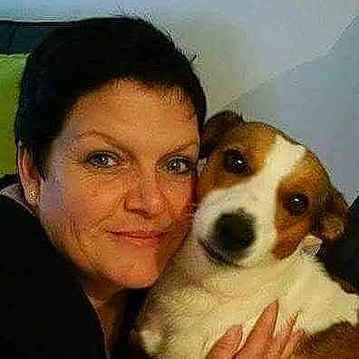 Bobby participe au concours pour gagner de l'argent avec cette photo : canidae, carnivore, companion_dog, dog, dog_breed, ear, eye, eyelash, fawn, fur, happy, iris, nose, puppy_love, selfie, skin, smile, snout, sporting_group, whiskers