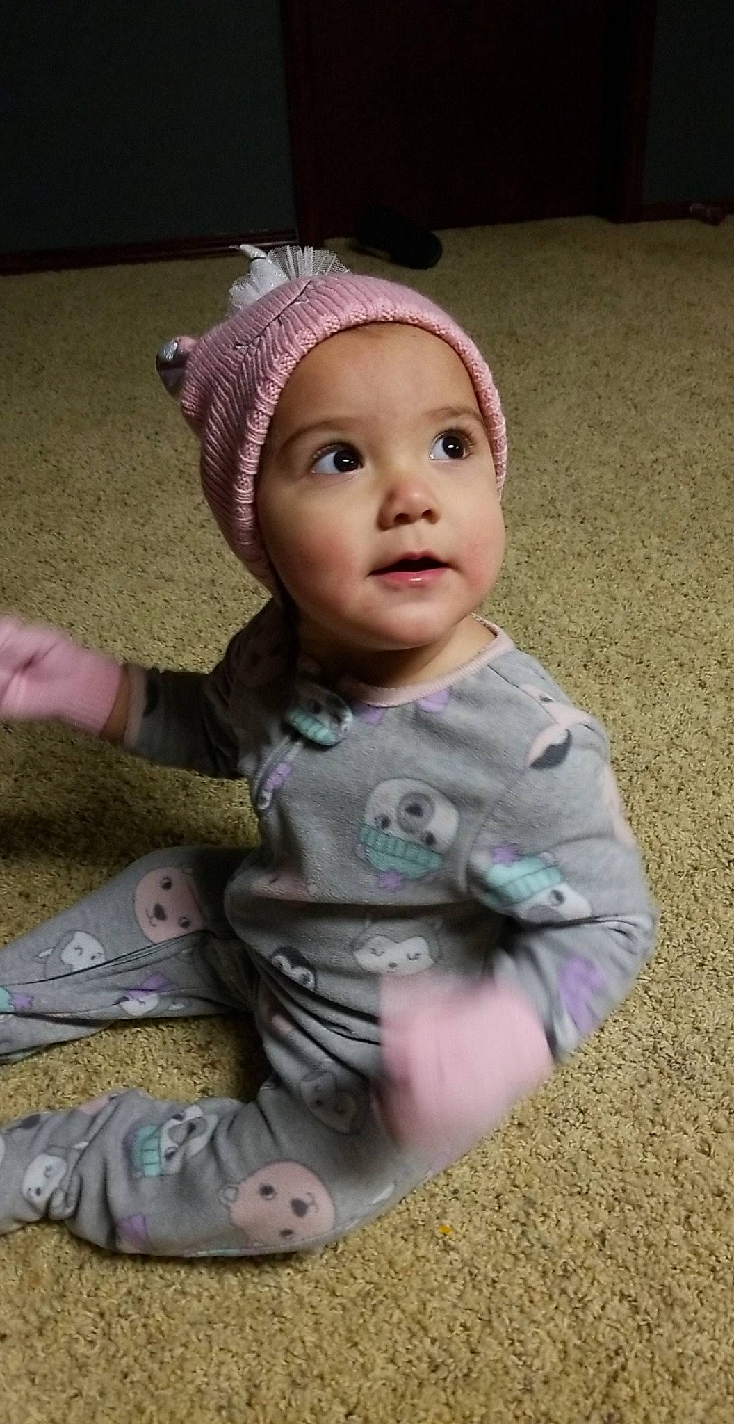 Emelia is registered to the contest to win money with this photo: baby, cap, cheek, child, head, headgear, headwear, person, skin, smile, toddler