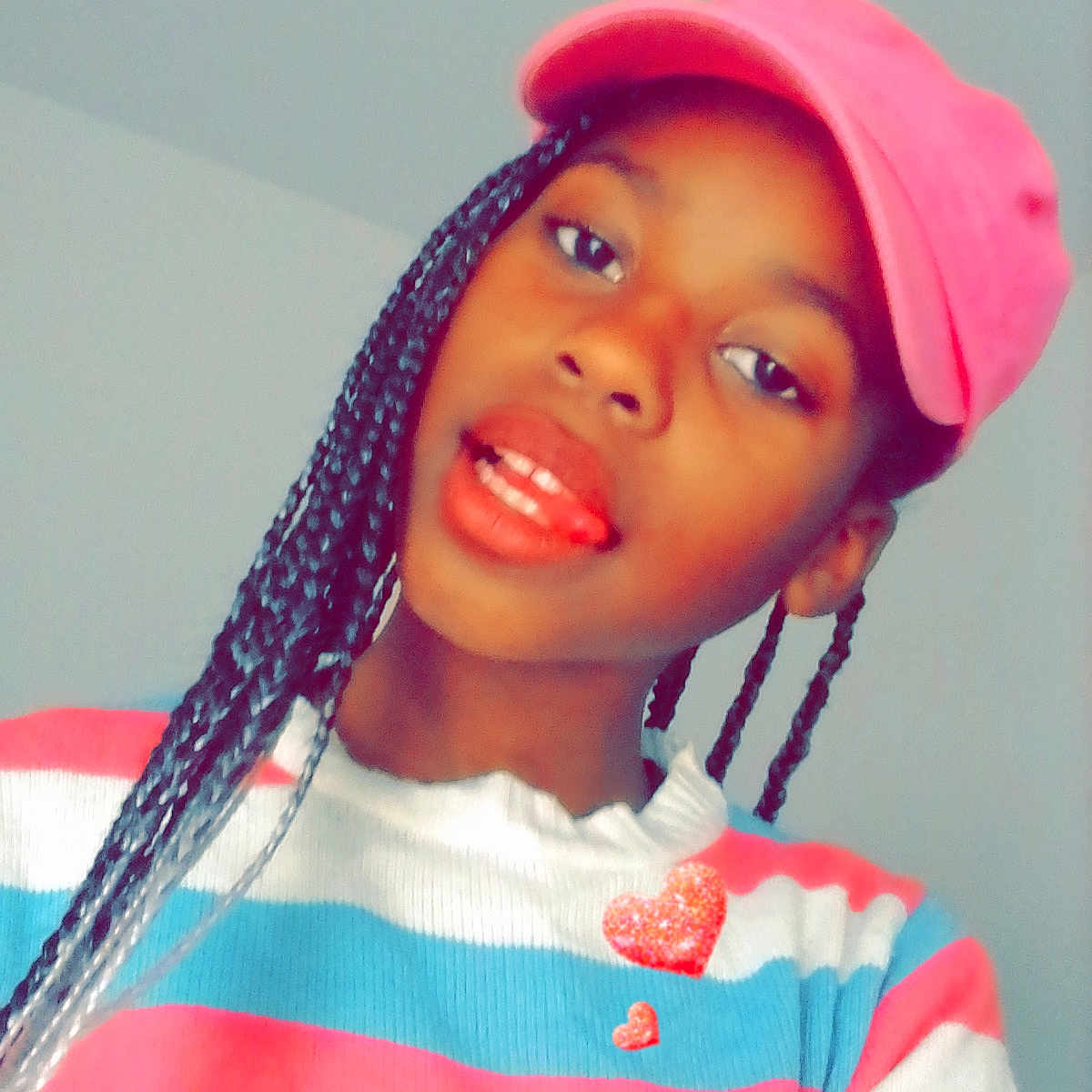 Marie France Ambaa a rejoint le concours — aidez-le/la à gagner de superbes lots ! cheek, cool, eyebrow, forehead, girl, hair_accessory, hair_coloring, headgear, headwear, joy, lip, person, product, smile