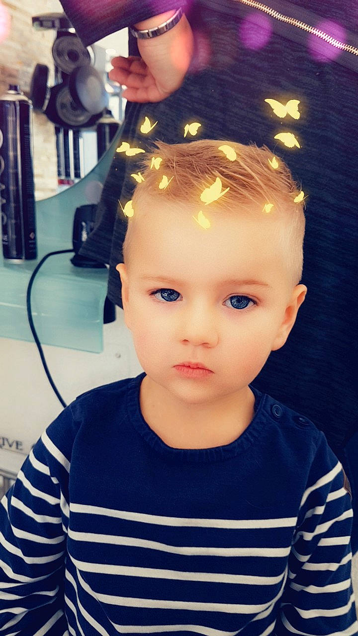 Mathias participe au concours pour gagner de l'argent avec cette photo : boy, cheek, child, cool, ear, eye, forehead, fun, girl, hair, hair_accessory, hairstyle, head, person, product, skin, toddler