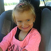 Celia participe au concours pour gagner de l'argent avec cette photo :