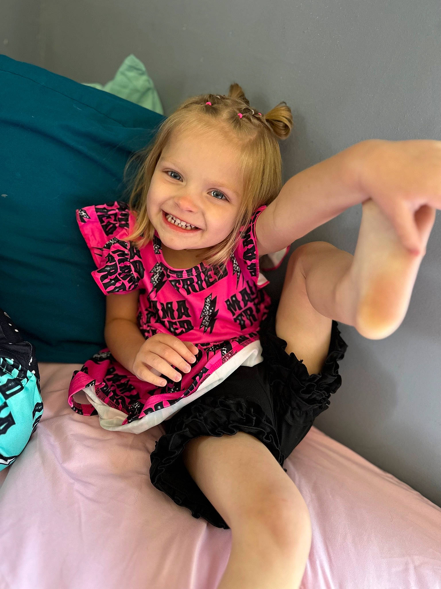 Roselynn is registered to the contest to win money with this photo: comfort, dress, eye, face, facial_expression, flash_photography, hair, hairstyle, hand, happy, head, human, human_body, joy, knee, leg, muscle, person, shoulder, skin