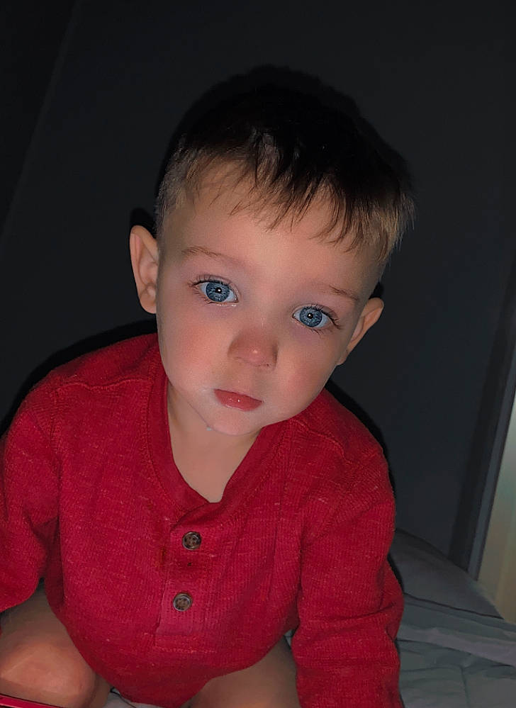 Khyza is registered to the contest to win money with this photo: baby_toddler_clothing, cheek, chest, chin, elbow, eye, eyebrow, face, flash_photography, forehead, human_body, iris, jaw, lip, mouth, neck, nose, person, skin, sleeve