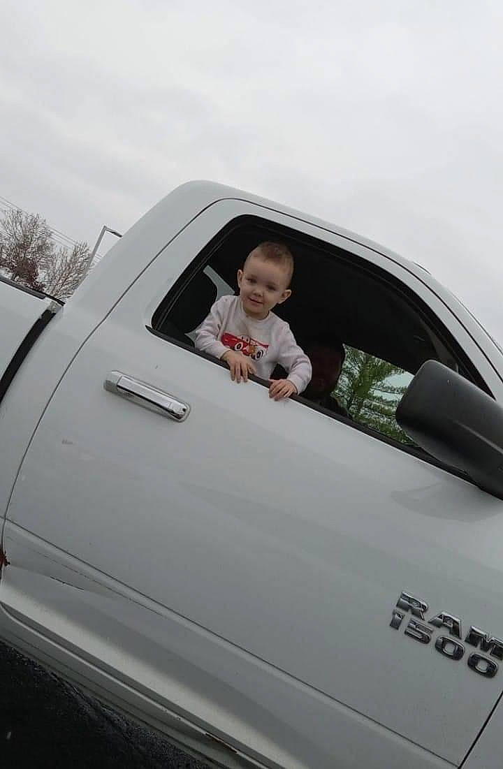 Khyza is registered to the contest to win money with this photo: aircraft, airplane, alloy_wheel, automotive_design, automotive_exterior, automotive_lighting, automotive_tire, automotive_wheel_system, aviation, car, door, fender, hood, joy, motor_vehicle, person, personal_luxury_car, rim, sky, tints_and_shades