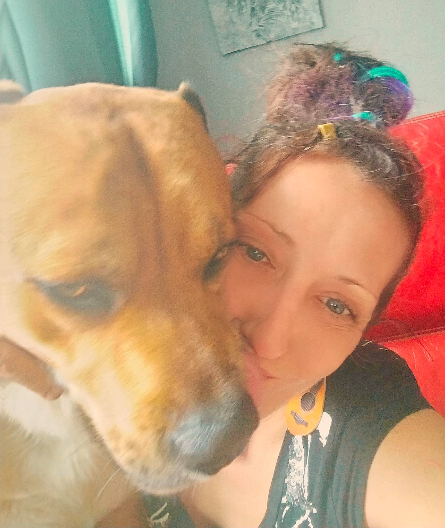 Soocyz participe au concours pour gagner de l'argent avec cette photo : brown_hair, canidae, carnivore, companion_dog, dog, dog_breed, ear, eyebrow, eyewear, fawn, happy, iris, jaw, nose, selfie, smile, snout, sporting_group, whiskers, working_animal