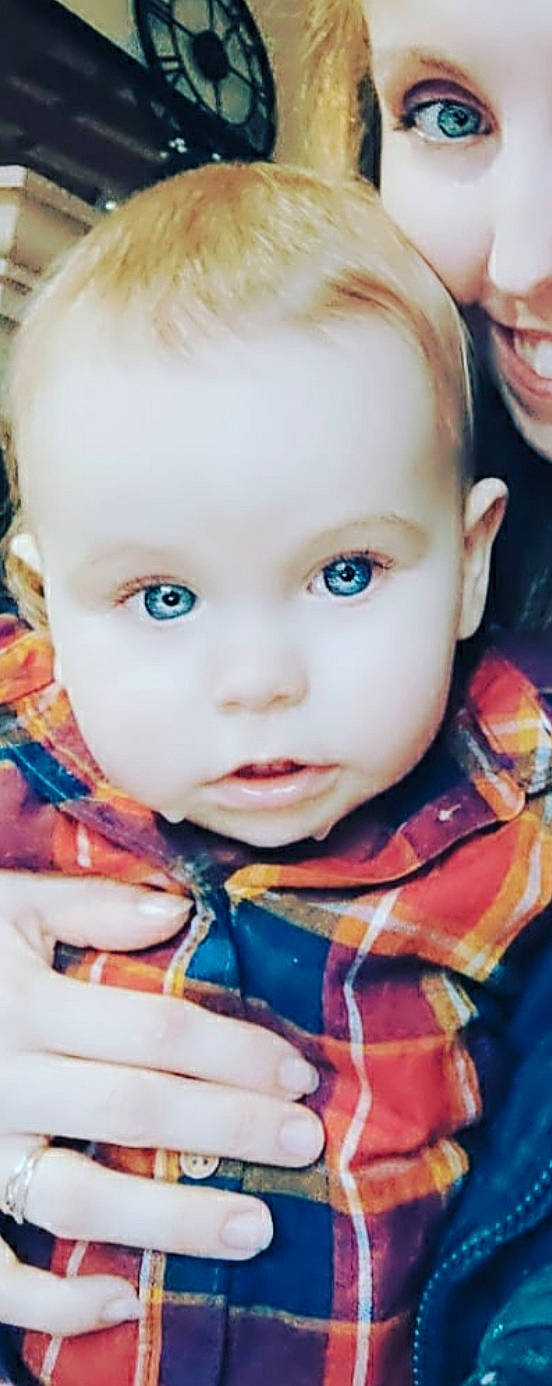 Hugo participe au concours pour gagner de l'argent avec cette photo : baby, baby_toddler_clothing, cheek, child, chin, dress, drinkware, ear, eyebrow, eyelash, flash_photography, happy, iris, lip, mouth, neck, nose, person, skin, toddler