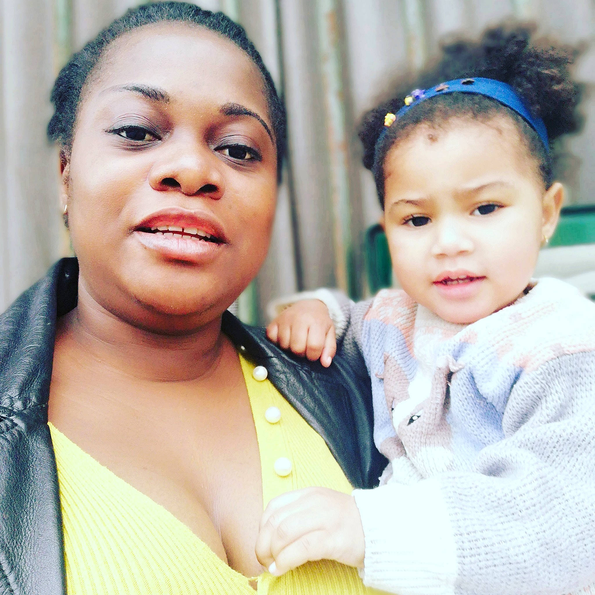 Madeleine a rejoint le concours — aidez-le/la à gagner de superbes lots ! baby, cheek, child, daughter, eye, eyebrow, face, family, forehead, hair_accessory, happy, head, lip, mother, nose, people, person, photography, skin, smile