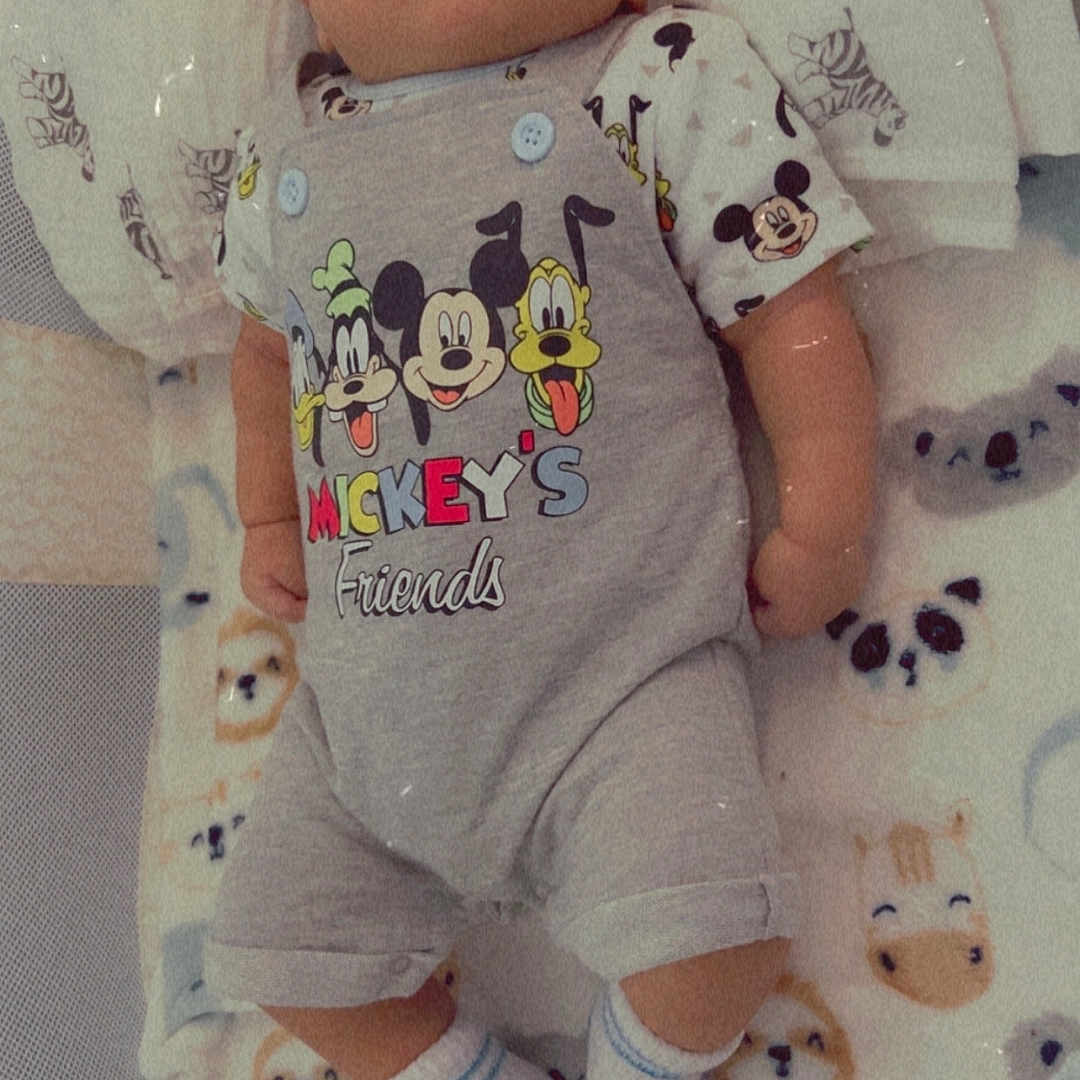 Yossenel is registered to the contest to win money with this photo: baby, bed, blanket, clothing, couch, crib, cushion, face, furniture, head, homedecor, infantbed, newborn, pants, person, photography, portrait, quilt, sleeping, t_shirt