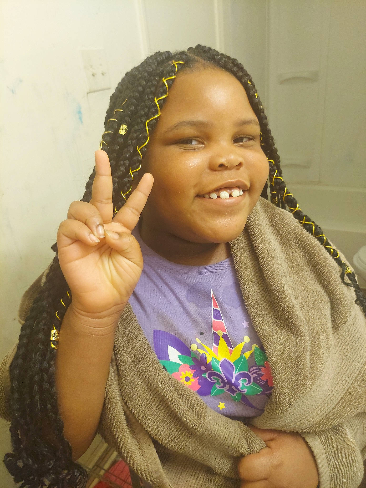 Paris joined the competition — help win amazing prizes! arm, beauty, black_hair, chin, cool, eye, facial_expression, finger, forehead, gesture, hairstyle, hand, happy, jewellery, joy, neck, person, skin, sleeve, smile