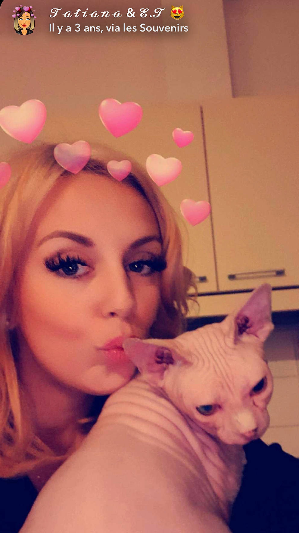 E.t participe au concours pour gagner de l'argent avec cette photo : carnivore, cosmetics, dog, dress, ear, eye, eyebrow, eyelash, fawn, hair, happy, head, human_body, iris, jaw, lip, makeover, pink, skin, whiskers