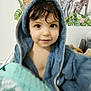 Leo a rejoint le concours — aidez-le/la à gagner de superbes lots ! animal_mural, blanket, blue_towel, child, cozy, curly_hair, cute, elephant, giraffe, green_blanket, home, hooded_towel, indoor, playful, portrait, soft_texture, toddler, wall_art, young_child, zebra