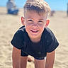 Giulian a rejoint le concours — aidez-le/la à gagner de superbes lots ! child, boy, smile, sand, beach, sunny, outdoor, portrait, happy, short_hair, blue_sky, casual_clothing, summer, crawling, person, young, daylight, vacation, fun, play