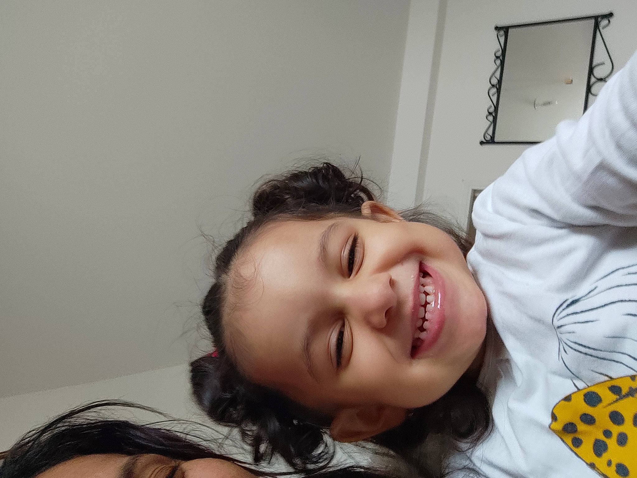 Dinayah a rejoint le concours — aidez-le/la à gagner de superbes lots ! black_hair, cheek, child, chin, comfort, eyebrow, eyelash, fun, gesture, happy, jaw, joy, laugh, linens, lip, mouth, neck, nose, person, room