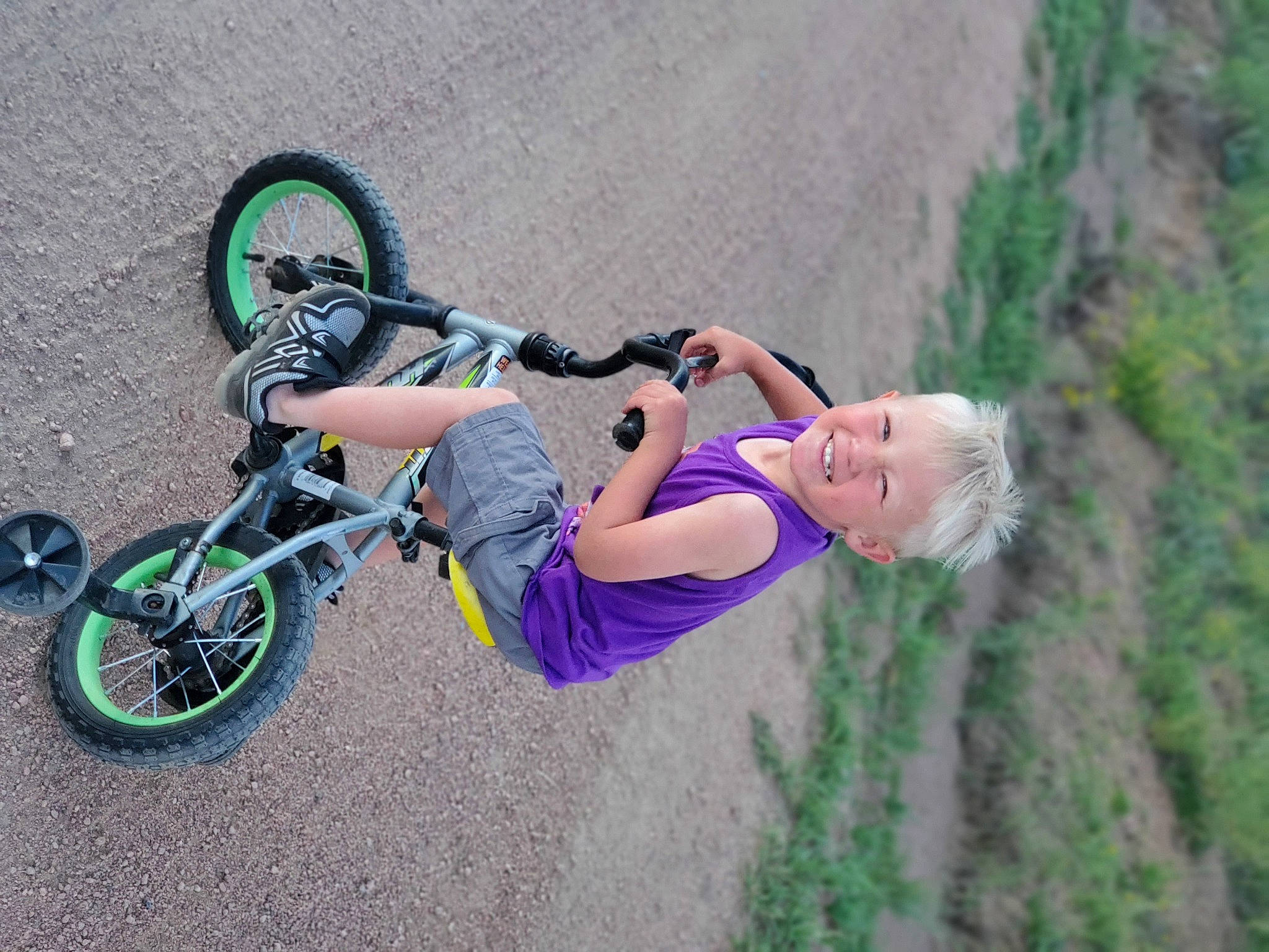 Zeke is registered to the contest to win money with this photo: automotive_wheel_system, bicycle, bicycle_drivetrain_part, bicycle_fork, bicycle_frame, bicycle_handlebar, bicycle_hub, bicycle_part, bicycle_tire, bicycle_wheel, bicycle_wheel_rim, bicycles_equipment_and_supplies, cycling, groupset, hub_gear, joy, person, rim, sneakers, spoke