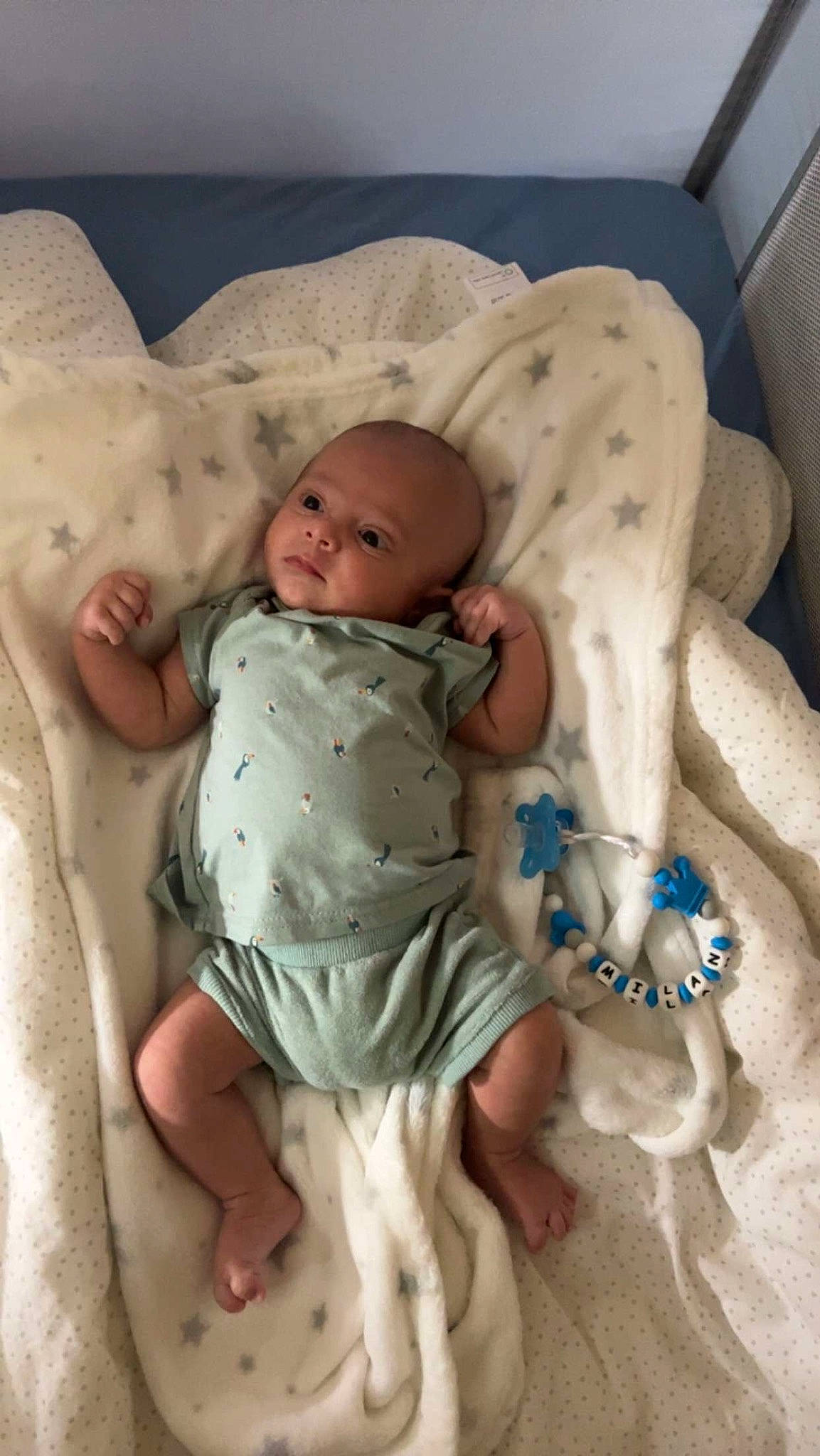 Milan participe au concours pour gagner de l'argent avec cette photo : abdomen, baby, baby_products, baby_sleeping, baby_toddler_clothing, bedding, bedtime, cheek, chest, child, comfort, head, linens, pattern, person, skin, smile, stomach, textile, toddler