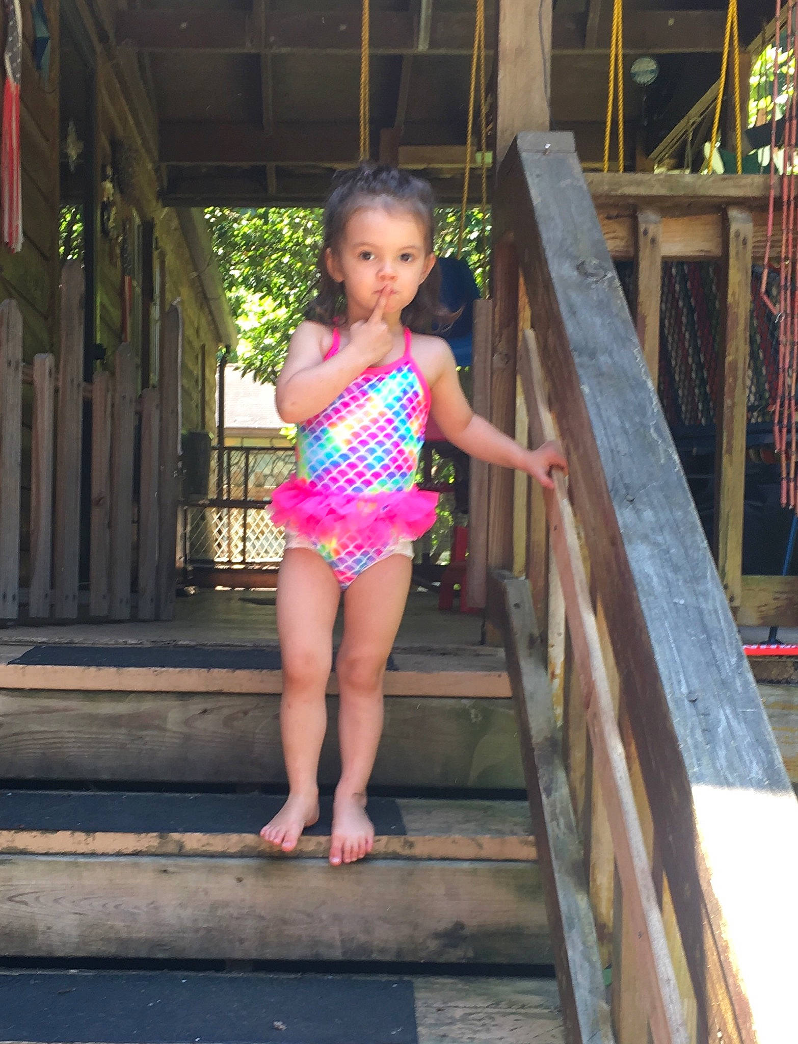 Willa is registered to the contest to win money with this photo: barefoot, child, leisure, person, summer, vacation