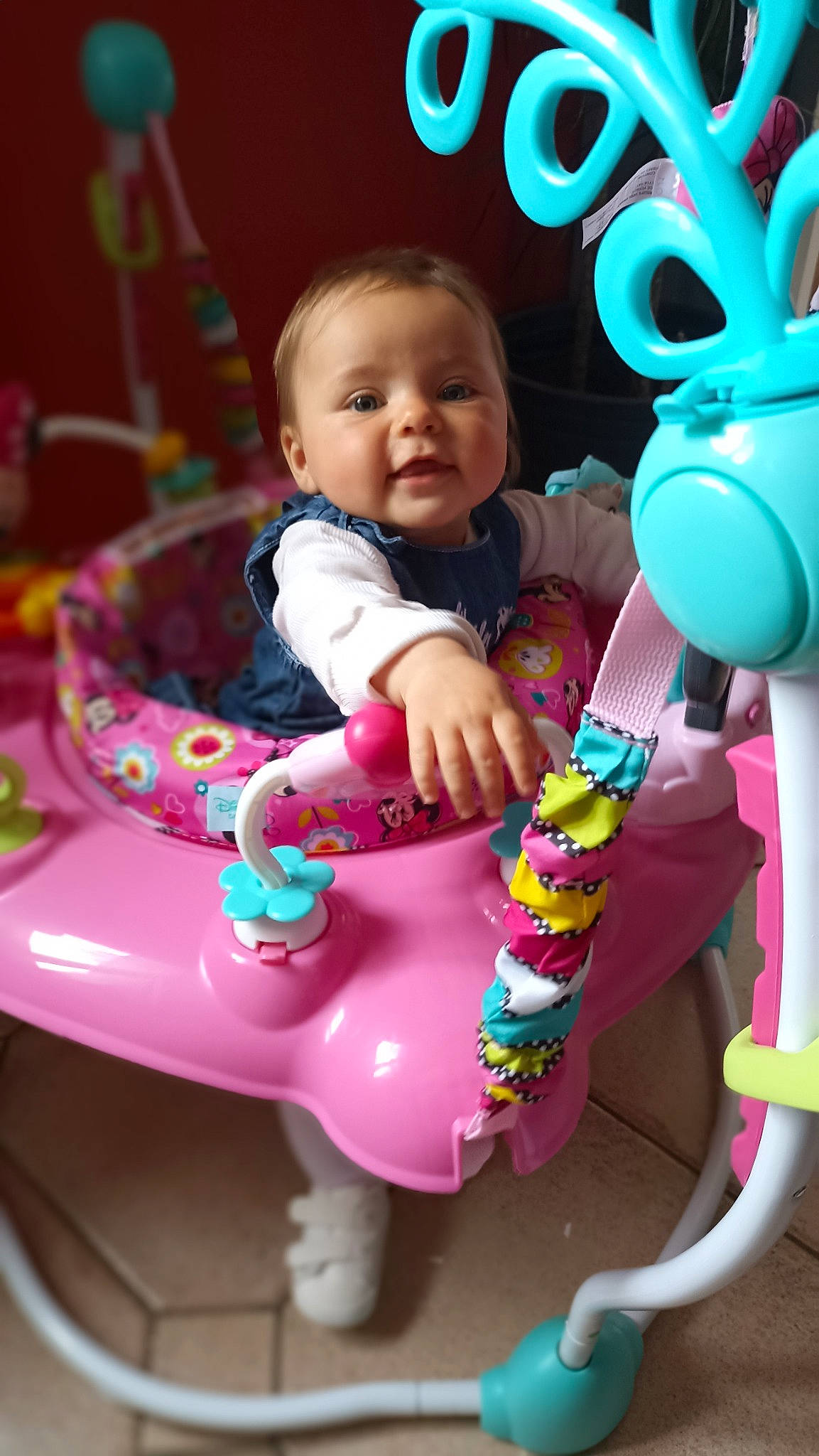 Shelby participe au concours pour gagner de l'argent avec cette photo : baby, baby_products, baby_toddler_clothing, child, event, face, facial_expression, fun, green, happy, leisure, magenta, mammal, organ, person, pink, public_space, purple, skin, toddler