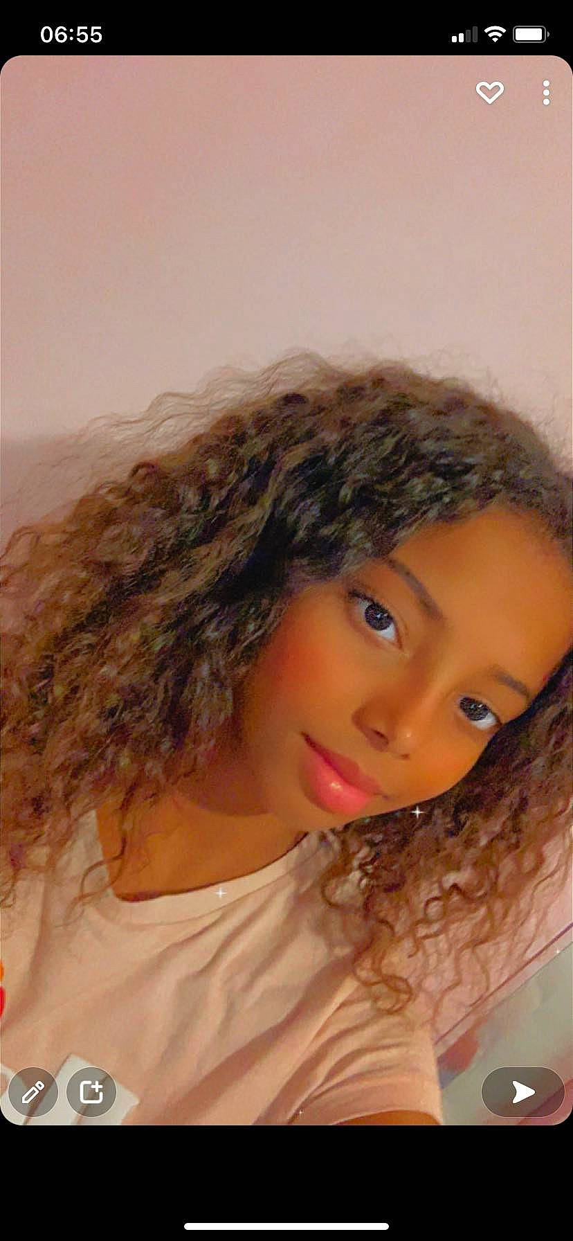 Inalya participe au concours pour gagner de l'argent avec cette photo : bangs, black_hair, brown_hair, cheek, chin, eyebrow, eyelash, flash_photography, forehead, hairstyle, happy, iris, layered_hair, lip, long_hair, nose, person, ringlet, skin, smile