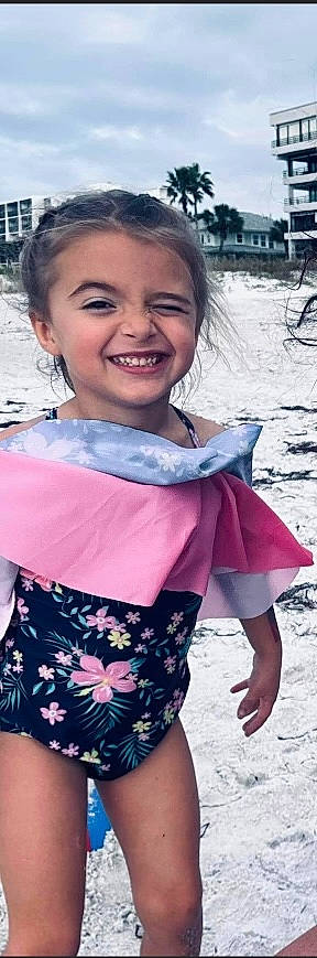 Mylah is registered to the contest to win money with this photo: beauty, eye, facial_expression, hairstyle, happy, human, iris, joy, leisure, lip, organ, people, person, photograph, pink, shoulder, skin, sleeve, smile, summer