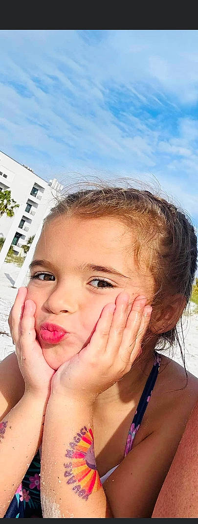 Mylah is registered to the contest to win money with this photo: cheek, chin, cloud, eye, eyebrow, eyelash, facial_expression, finger, fun, gesture, hairstyle, happy, human, leisure, lip, mouth, neck, nose, person, skin