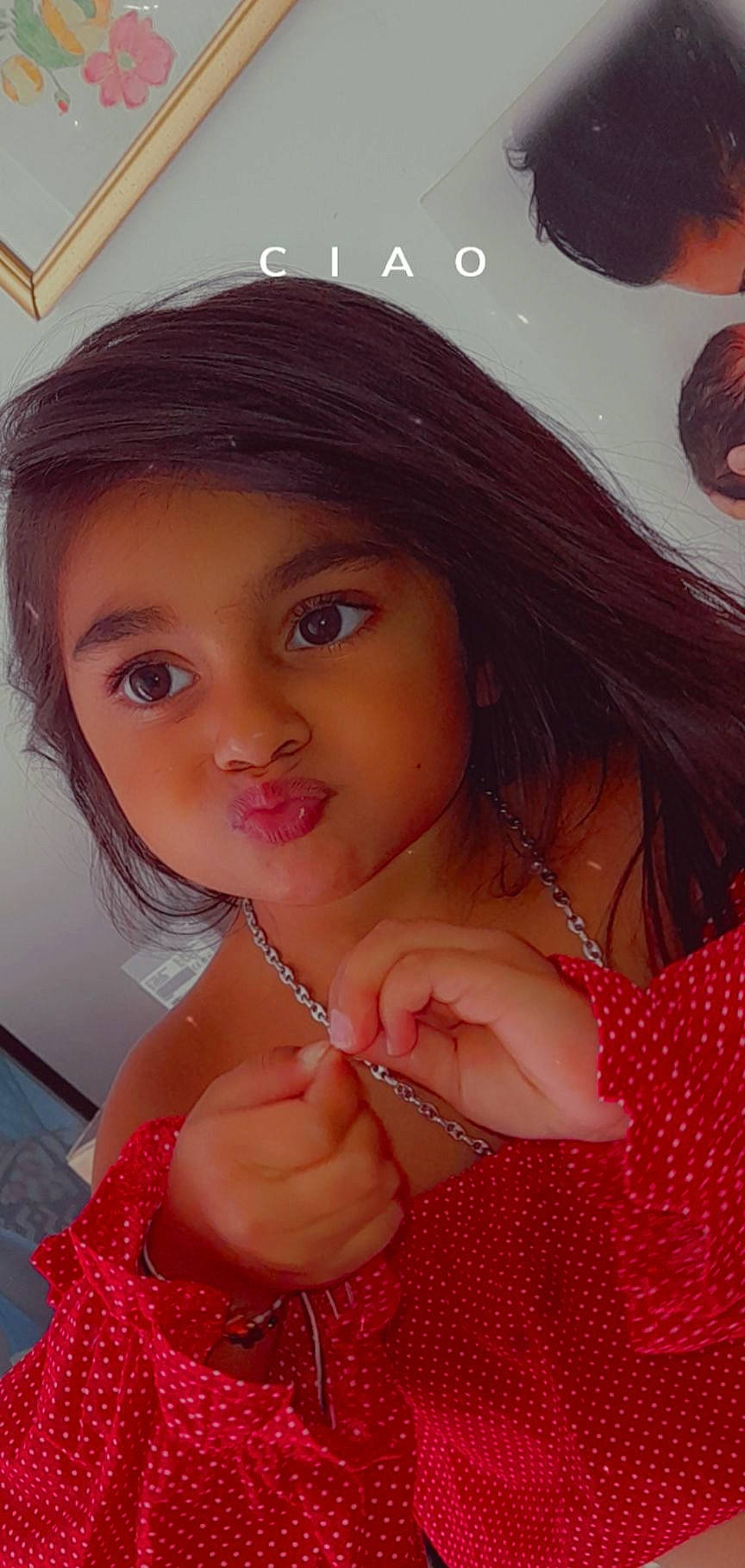 Tahicyana a rejoint le concours — aidez-le/la à gagner de superbes lots ! beauty, black_hair, cheek, chest, chin, dress, eyebrow, eyelash, fawn, gesture, hairstyle, iris, lip, makeover, mouth, neck, nose, organ, person, pink