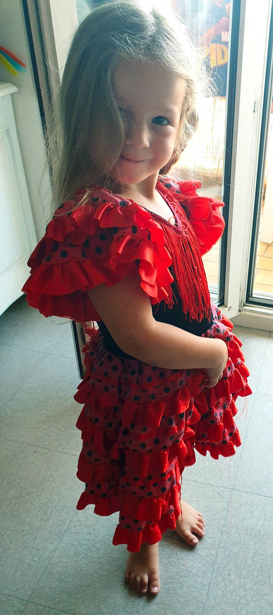 Assia a rejoint le concours — aidez-le/la à gagner de superbes lots ! arm, day_dress, dress, embellishment, fashion, fashion_design, iris, lip, long_hair, person, pink, red, ruffle, shoulder, skin, sleeve, thigh, trunk, waist, wig