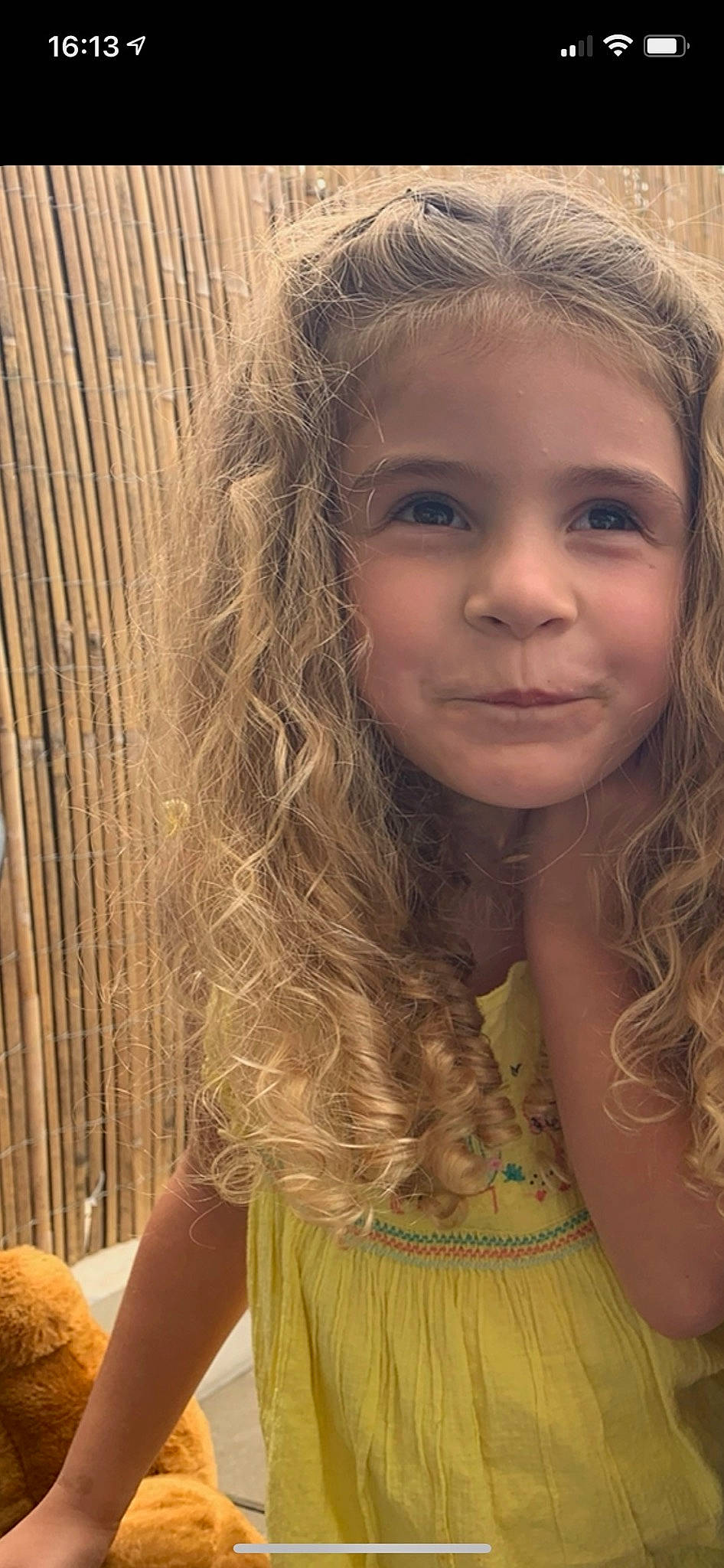 Ashley a rejoint le concours — aidez-le/la à gagner de superbes lots ! cheek, chin, eyebrow, eyelash, facial_expression, flash_photography, fun, grass, happy, iris, joy, layered_hair, lip, long_hair, mouth, nose, person, skin, smile, step_cutting