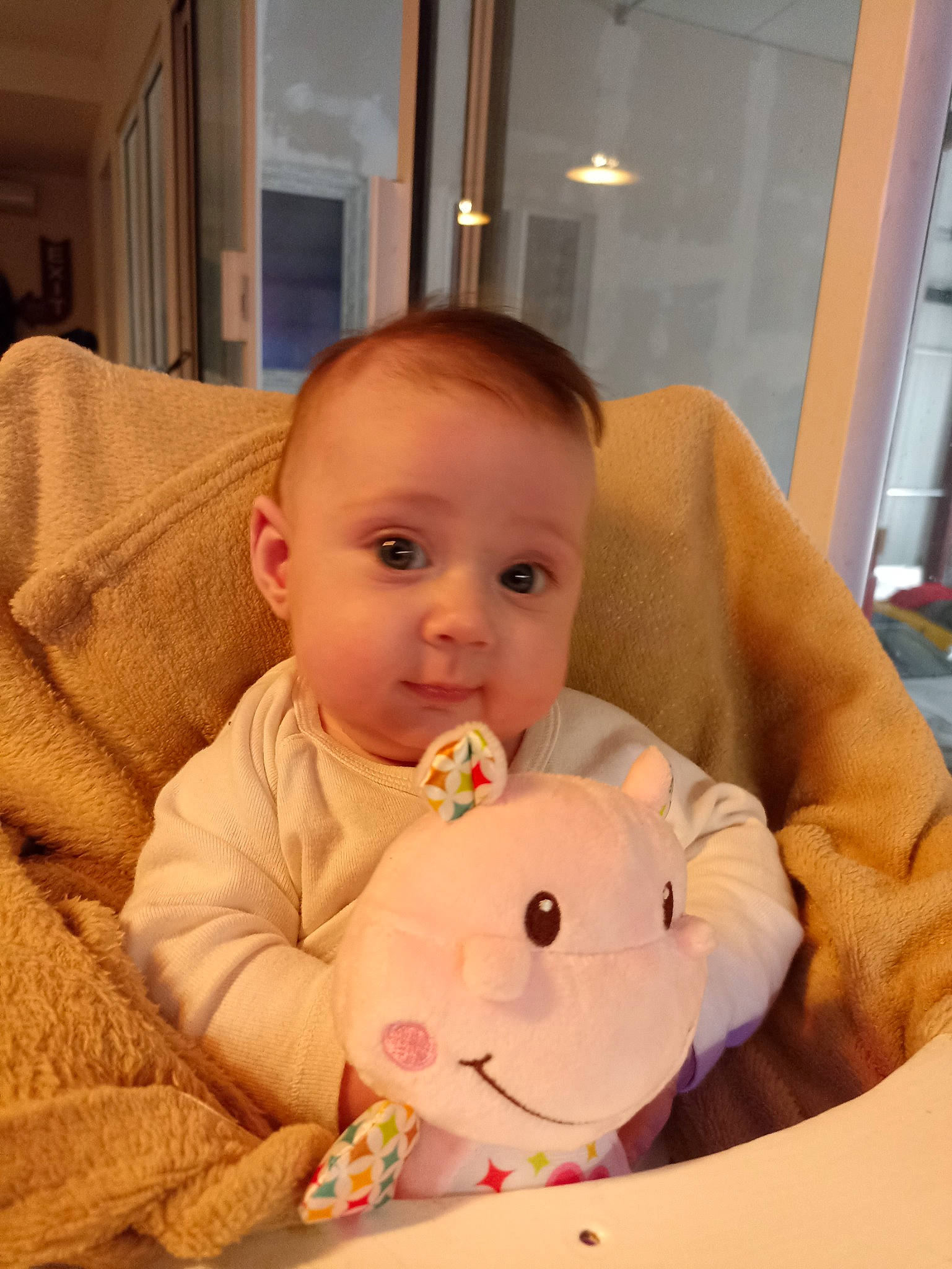 Lilly-rose a rejoint le concours — aidez-le/la à gagner de superbes lots ! baby, baby_products, baby_toddler_clothing, carmine, cheek, child, chin, comfort, flooring, fun, iris, mouth, nose, person, room, sitting, skin, stuffed_toy, teddy_bear, toddler
