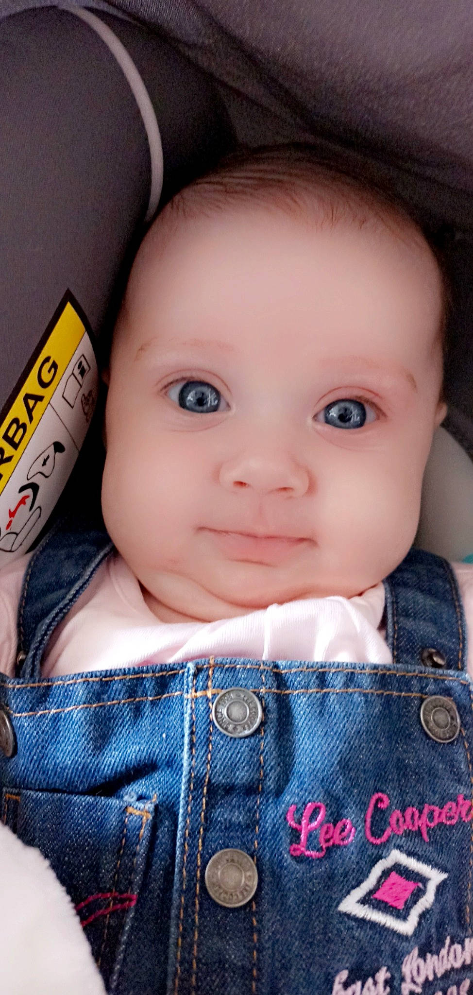 Lilly-rose a rejoint le concours — aidez-le/la à gagner de superbes lots ! azure, baby, baby_toddler_clothing, cheek, child, chin, close_up, electric_blue, eye, eyebrow, eyelash, flash_photography, hairstyle, iris, lip, nose, organ, person, skin, sleeve