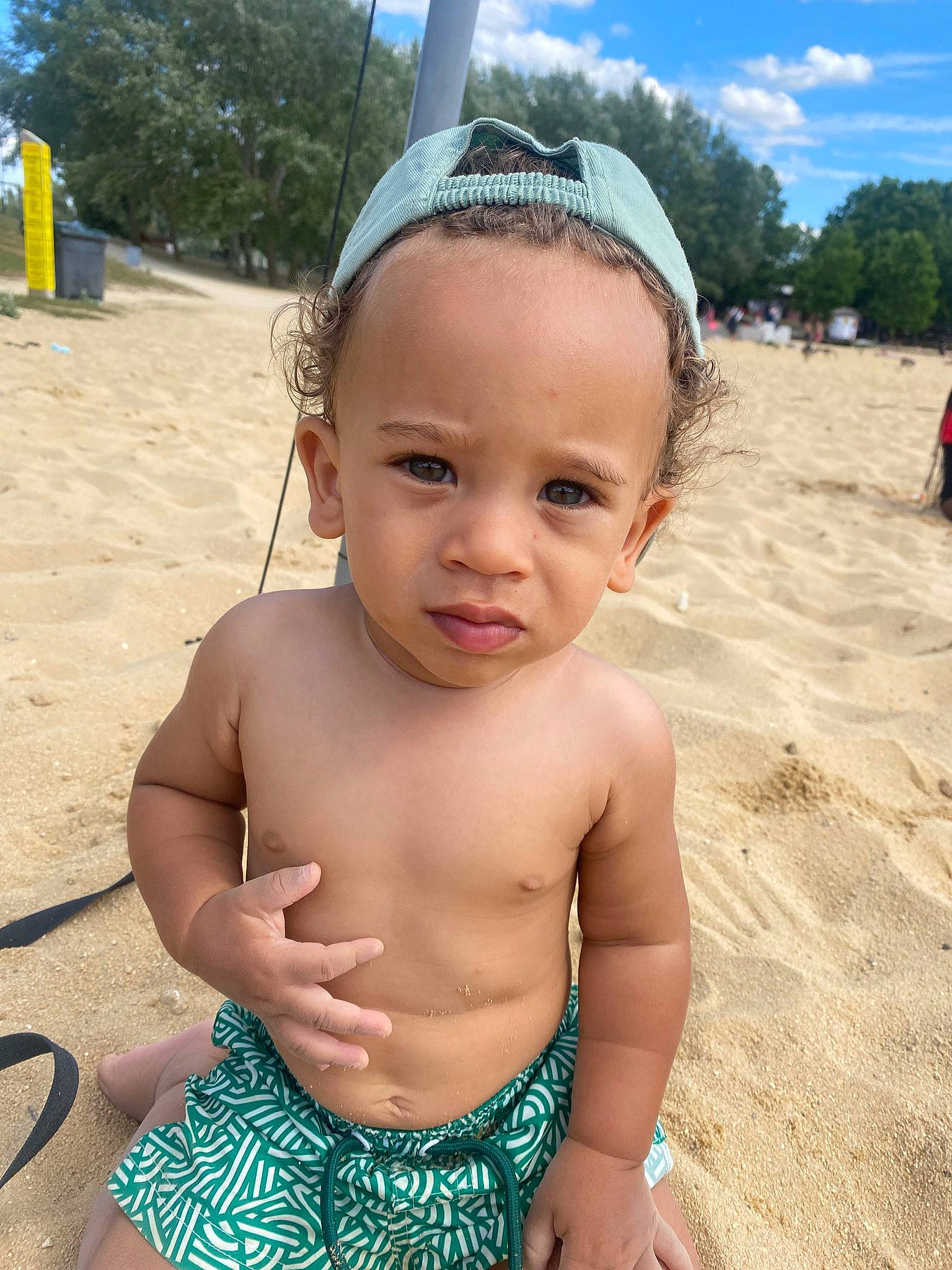 Elfy a rejoint le concours — aidez-le/la à gagner de superbes lots ! abdomen, baby, chest, child, cloud, cool, eyewear, fun, grass, happy, leisure, neck, person, shoulder, skin, sky, summer, toddler, travel, tree