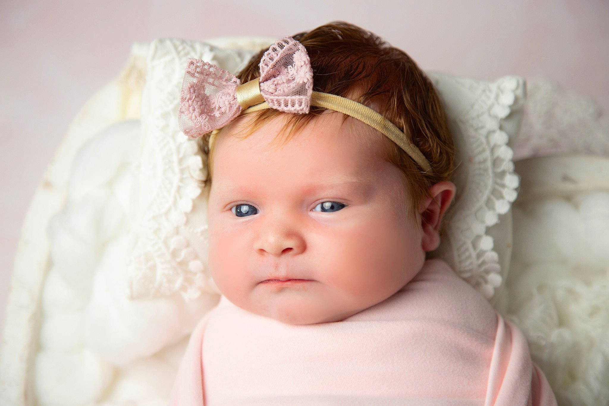 Mélya a rejoint le concours — aidez-le/la à gagner de superbes lots ! baby, baby_toddler_clothing, cap, chin, costume_hat, embellishment, eye, eyebrow, eyelash, flash_photography, hairstyle, happy, head, headband, headpiece, iris, lip, person, skin, textile