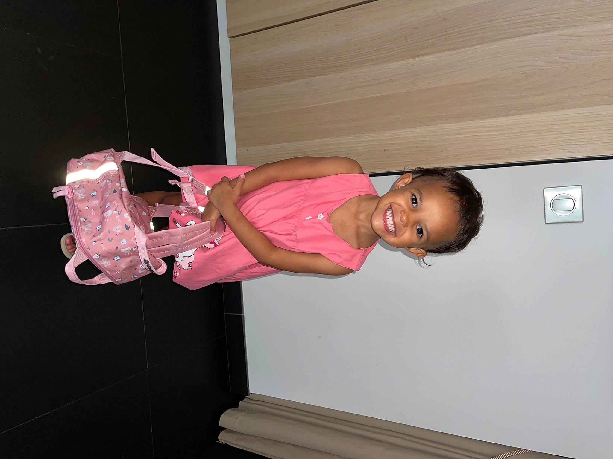 Alice participe au concours pour gagner de l'argent avec cette photo : baby_toddler_clothing, child, elbow, fun, hat, joy, magenta, person, pink, room, sleeve, smile, toddler, wood