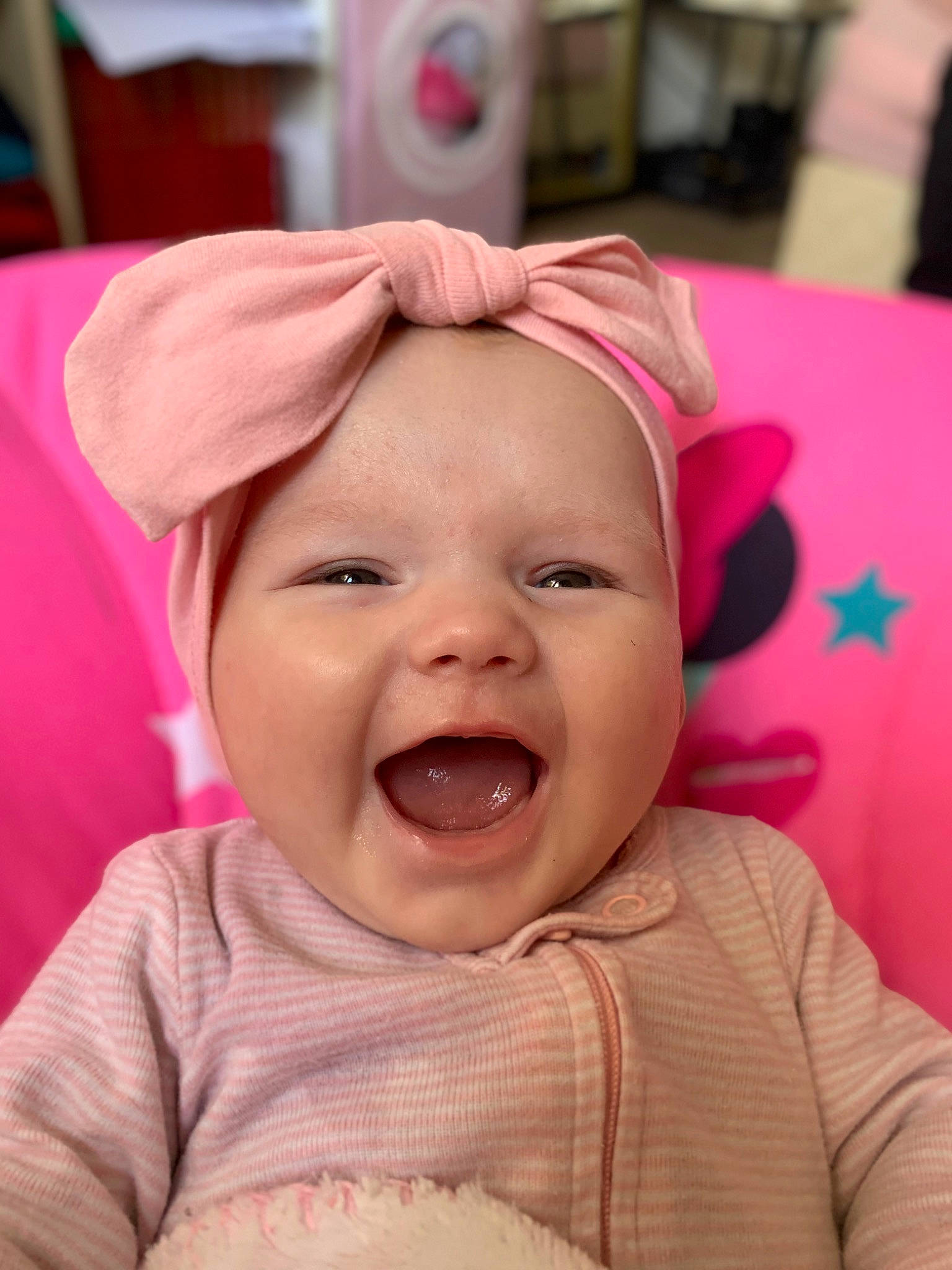 Yelena a rejoint le concours — aidez-le/la à gagner de superbes lots ! baby, baby_laughing, baby_toddler_clothing, cheek, child, chin, comfort, fun, happy, headwear, lip, magenta, mouth, nose, person, pink, skin, sleeve, smile, toddler