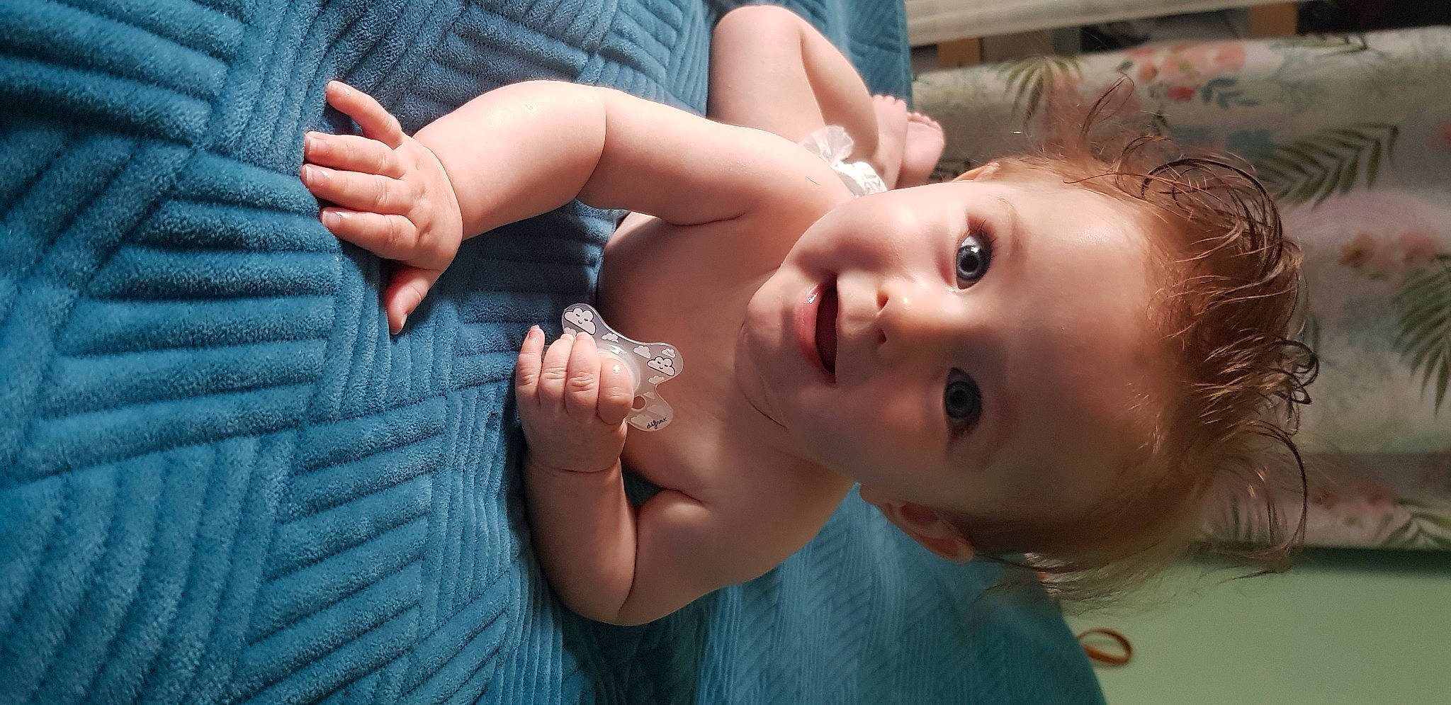 Romy a rejoint le concours — aidez-le/la à gagner de superbes lots ! blue, dress, eyebrow, eyelash, facial_expression, flash_photography, happy, head, human_body, iris, joint, lip, mouth, neck, nose, person, plant, shoulder, skin, smile