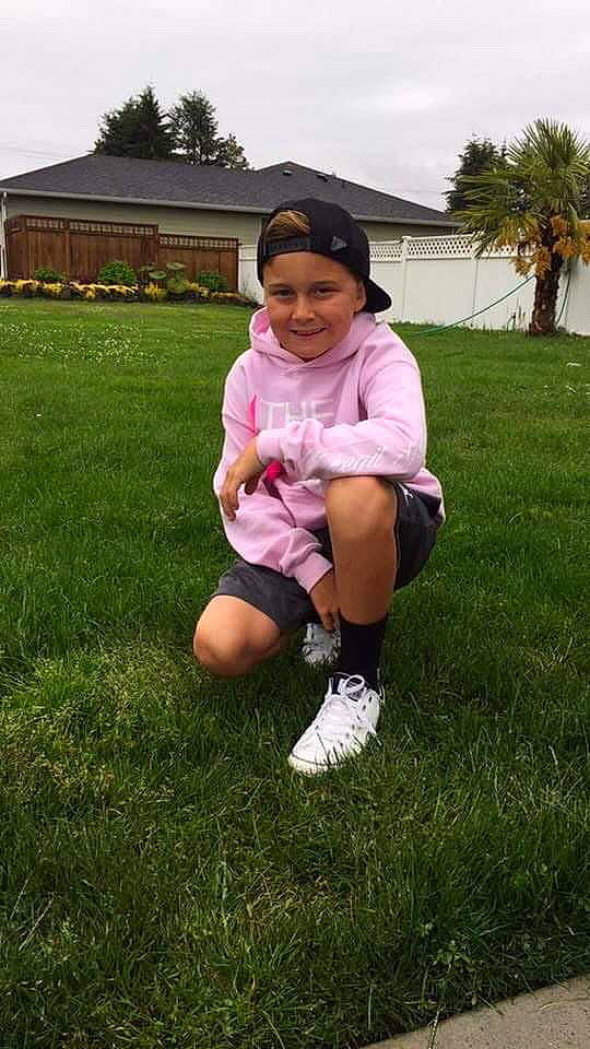 Jaedyn joined the competition — help win amazing prizes! arm, child, fun, grass, grass_family, happy, joy, lawn, leg, leisure, meadow, person, plant, play, sitting, smile, toddler, vacation, yard