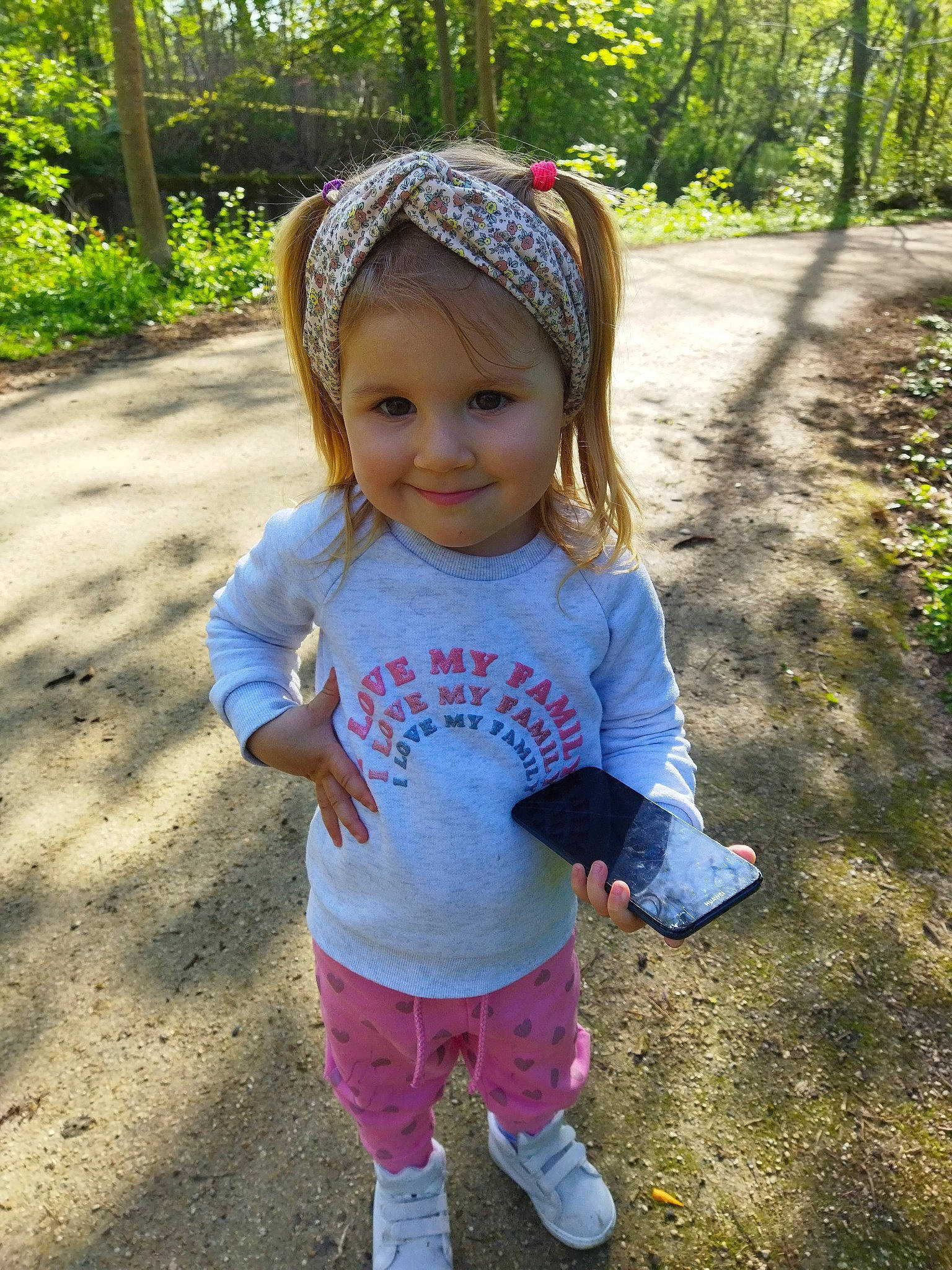 Victoria Sofronencu participe au concours pour gagner de l'argent avec cette photo : baby, baby_toddler_clothing, beauty, child, eye, grass, green, happy, head, headwear, joy, leaf, morning, people_in_nature, person, pink, plant, public_space, sleeve, smile