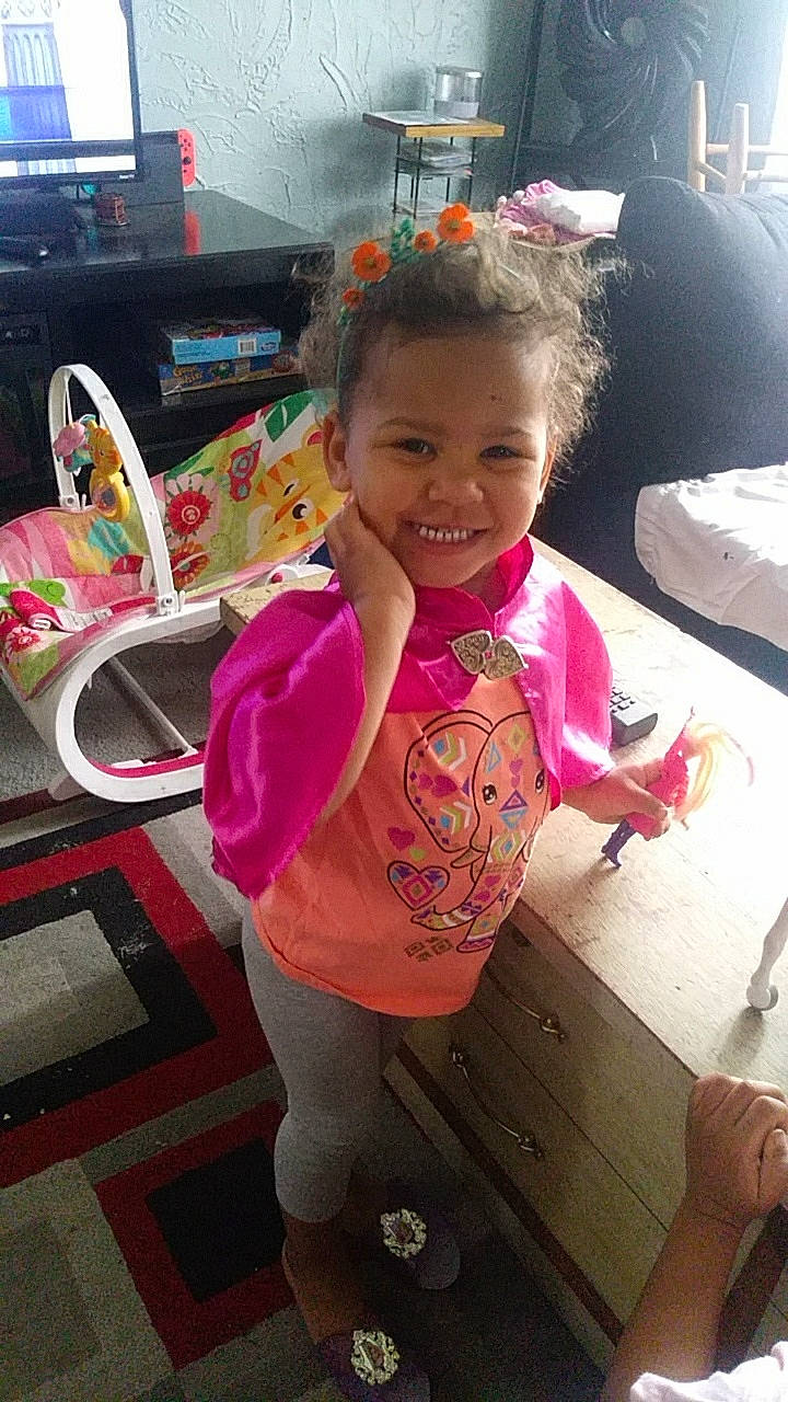 Leila is registered to the contest to win money with this photo: child, joy, magenta, person, pink, play, smile, toddler