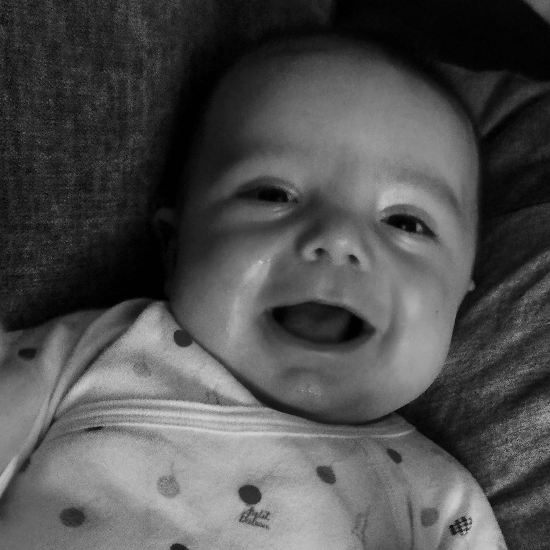 Titouan a rejoint le concours — aidez-le/la à gagner de superbes lots ! baby, black, black_and_white, cheek, child, chin, eye, face, facial_expression, head, laugh, lip, monochrome, mouth, nose, organ, person, skin, smile, toddler