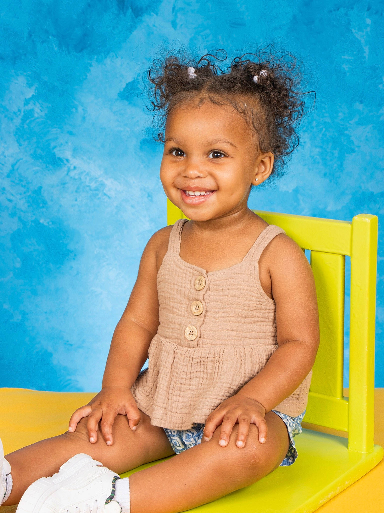 Nora is registered to the contest to win money with this photo: baby_toddler_clothing, cheek, chin, face, facial_expression, flash_photography, fun, hairstyle, happy, head, human_body, iris, joy, leisure, people, person, pink, skin, smile, summer