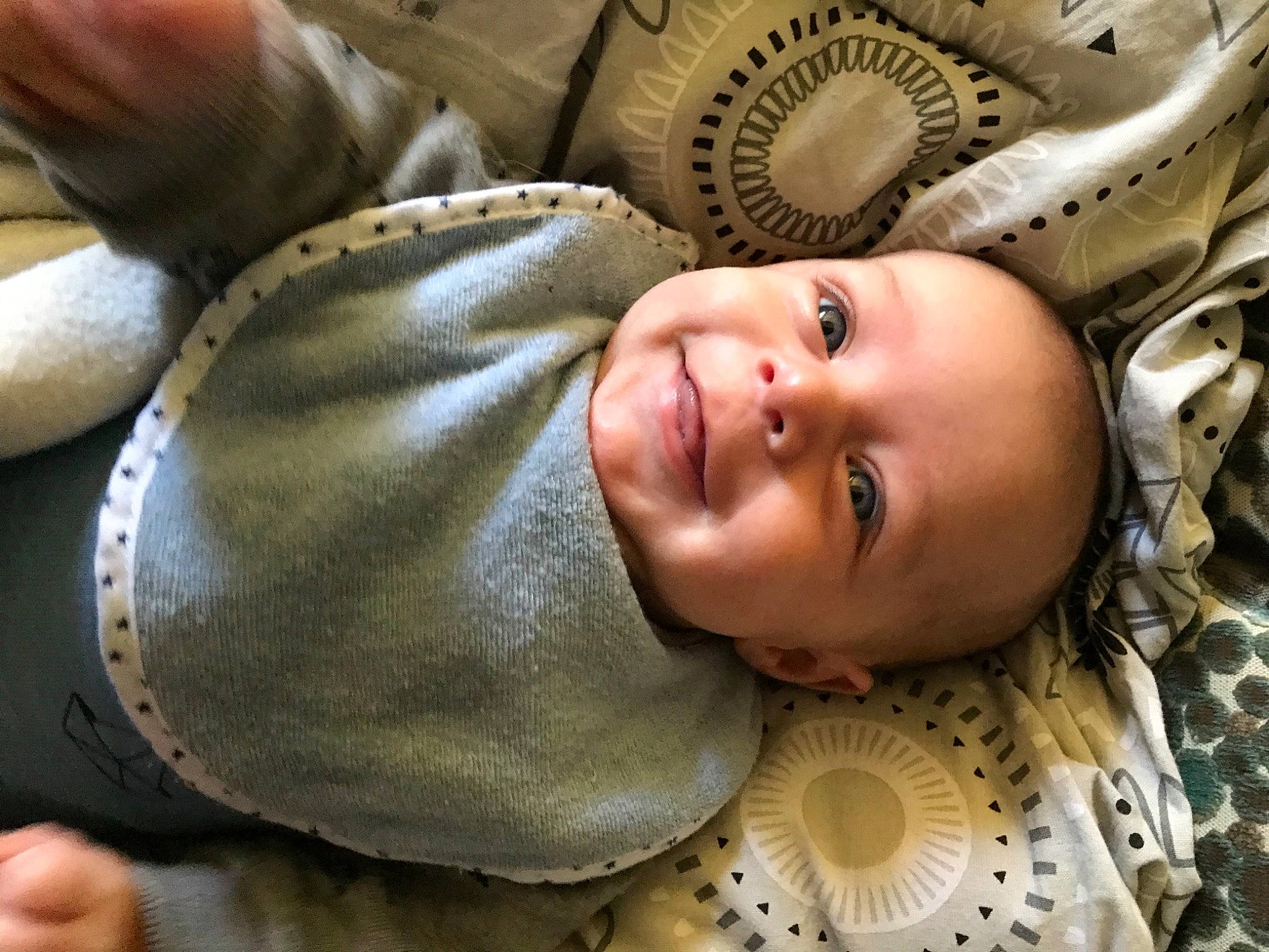 Hugo a rejoint le concours — aidez-le/la à gagner de superbes lots ! baby, cheek, child, close_up, eye, eyebrow, face, flash_photography, happy, head, headgear, helmet, human_body, iris, joy, mouth, nose, person, skin, smile