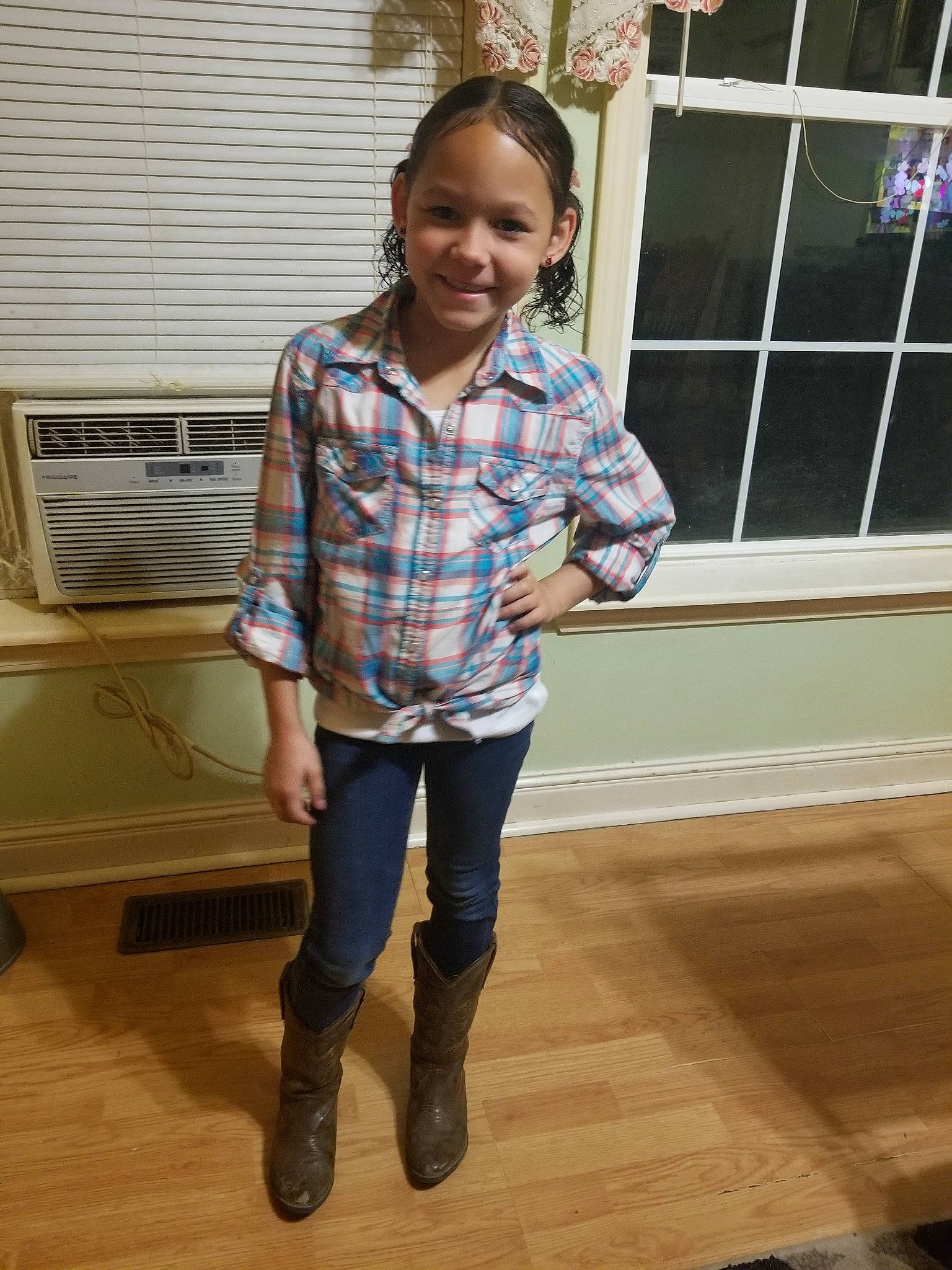 Caydence is registered to the contest to win money with this photo: denim, design, footwear, jeans, joint, joy, knee, leg, outerwear, pattern, person, plaid, riding_boot, shoe, shoulder, sleeve, standing, t_shirt, tartan, textile