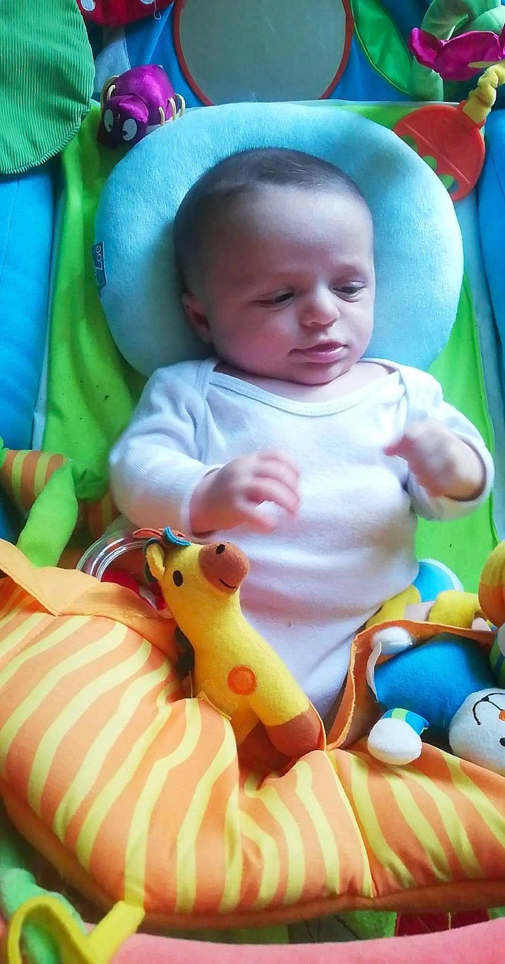 Maël participe au concours pour gagner de l'argent avec cette photo : baby, baby_products, baby_toys, child, person, play, product, skin, stuffed_toy, toddler, toy