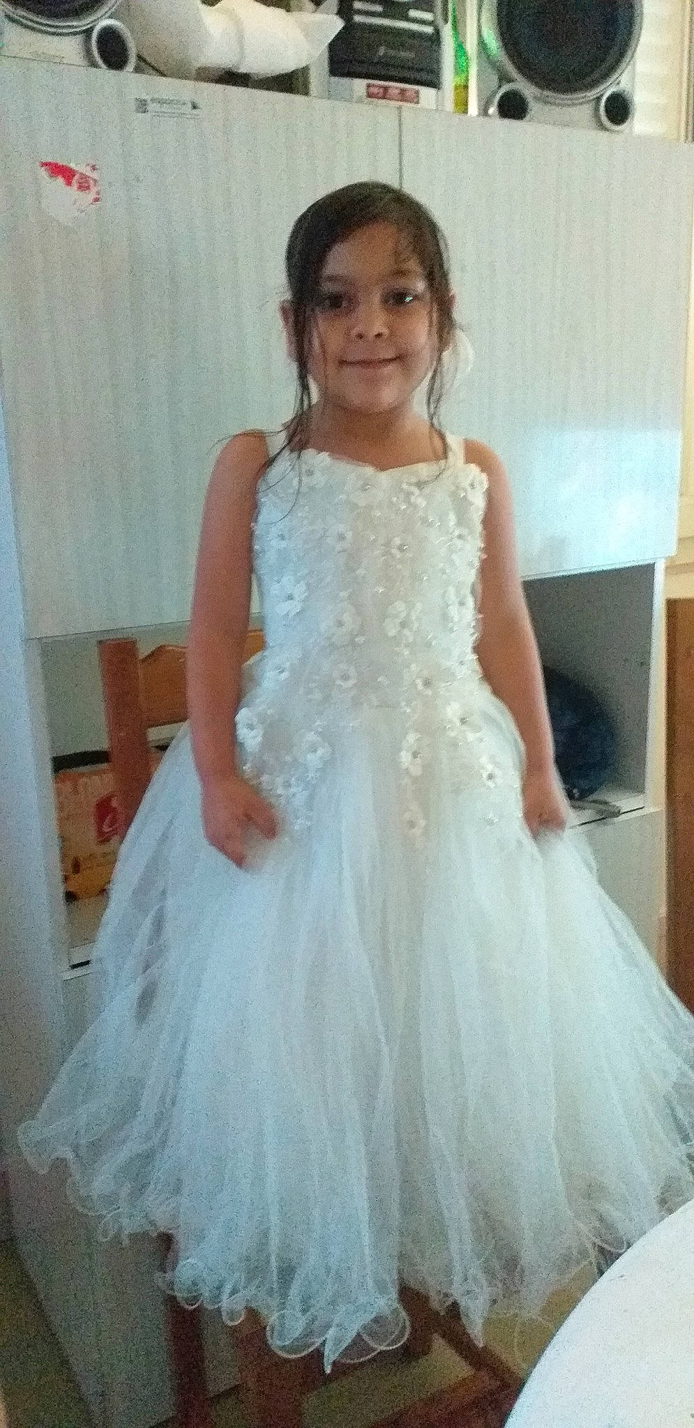 Sesiliya a rejoint le concours — aidez-le/la à gagner de superbes lots ! a_line, bridal_accessory, bridal_clothing, bridal_party_dress, child, child_model, clothing, cocktail_dress, dress, fashion_design, flower_girl, formal_wear, gown, haute_couture, joy, lady, neck, person, shoulder, waist