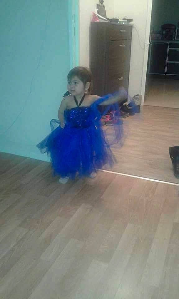 Sesiliya participe au concours pour gagner de l'argent avec cette photo : ballet_tutu, child, costume, dance, dress, floor, flooring, fun, hardwood, laminate_flooring, person, room, toddler, wood, wood_flooring