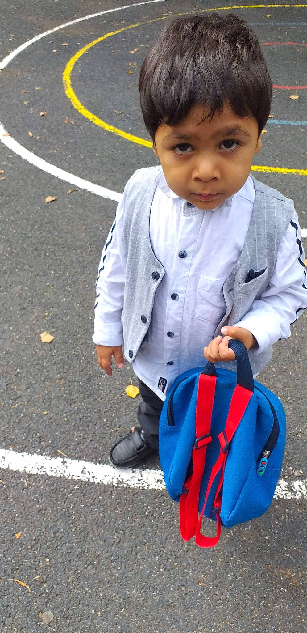 Emre participe au concours pour gagner de l'argent avec cette photo : child, electric_blue, outerwear, person, play, smile, toddler